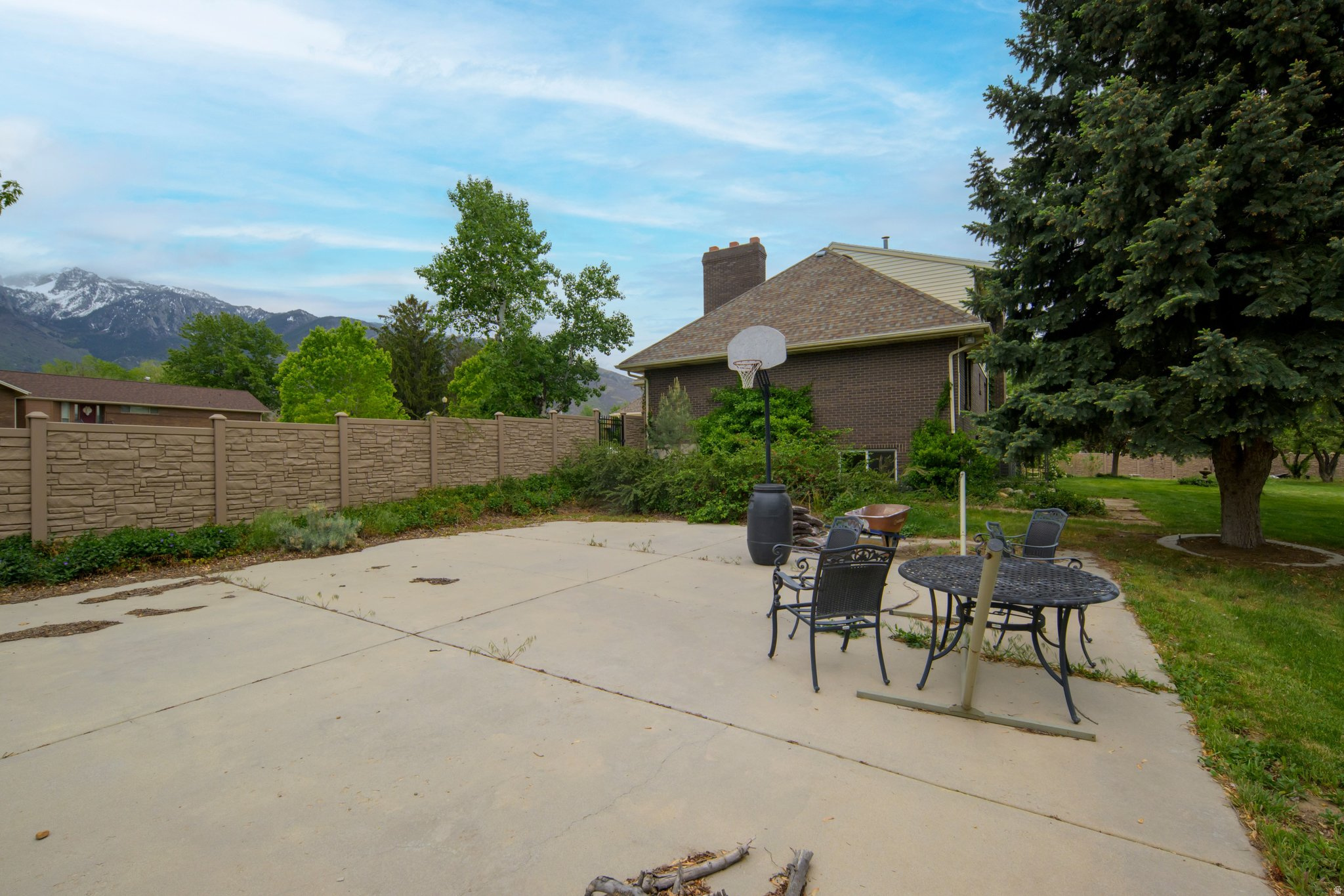 MOUNT MAJESTIC ACRES - Residential