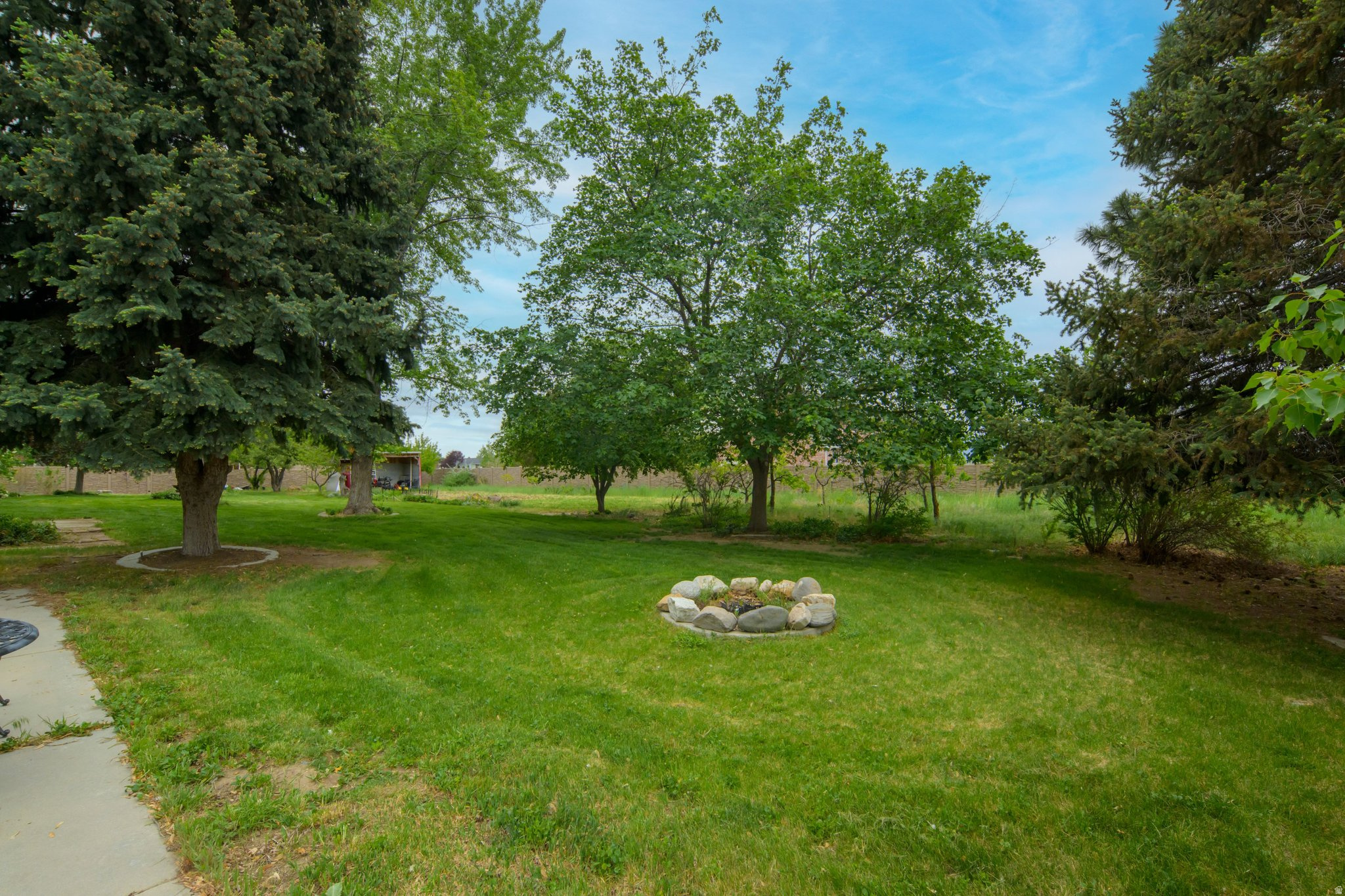 MOUNT MAJESTIC ACRES - Residential