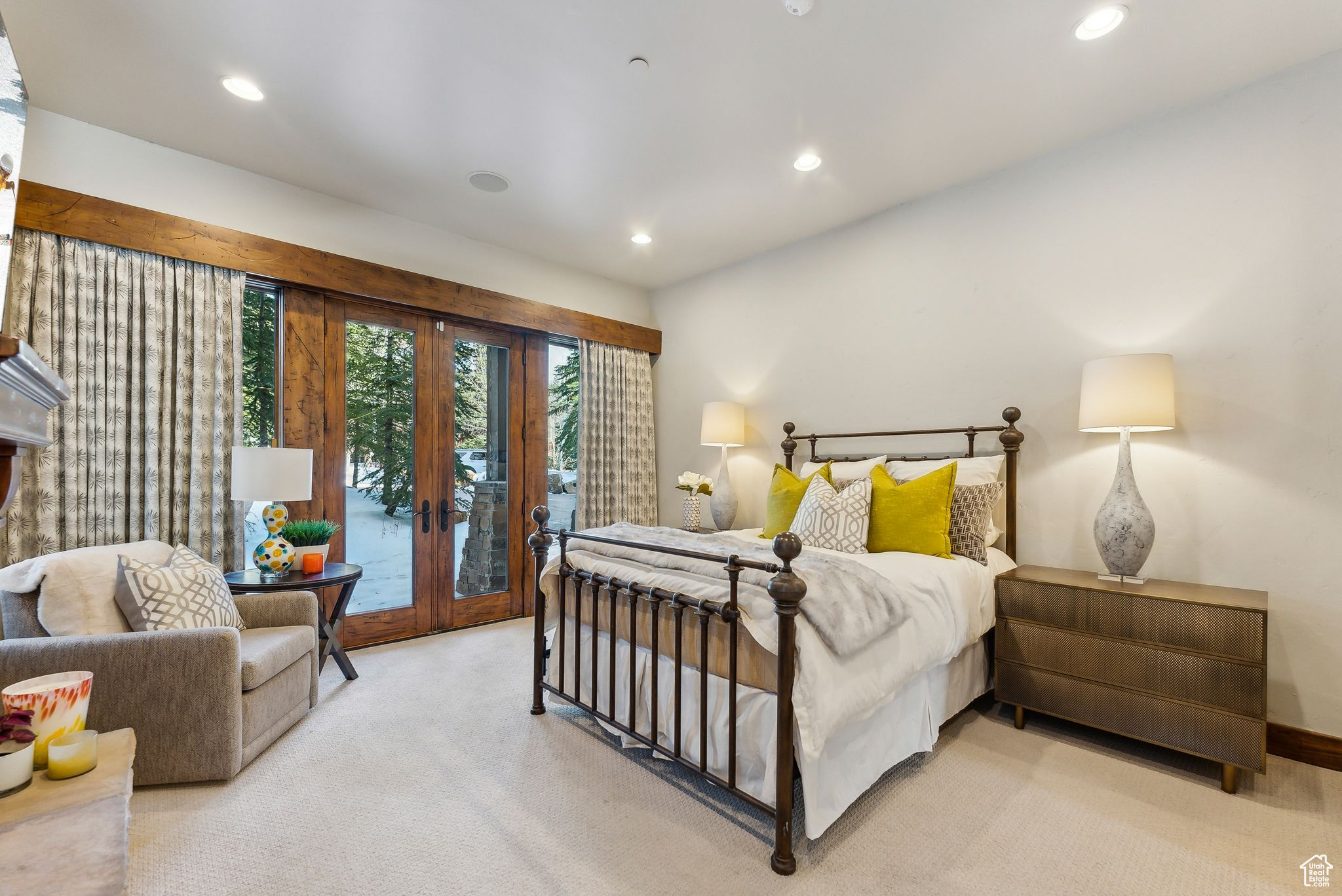 KNOLL ESTATES - Residential