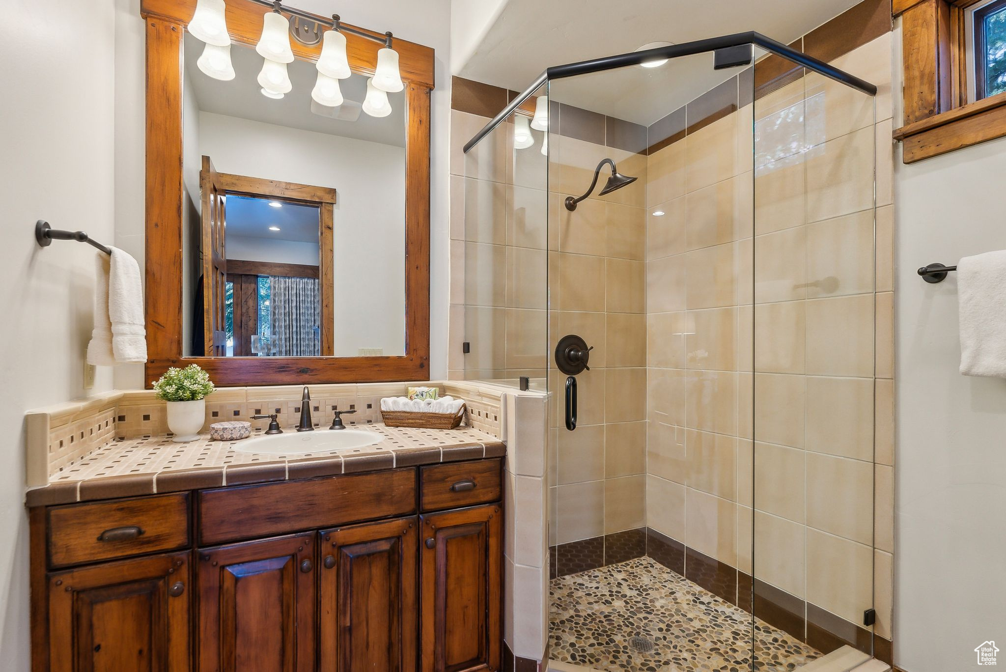 KNOLL ESTATES - Residential