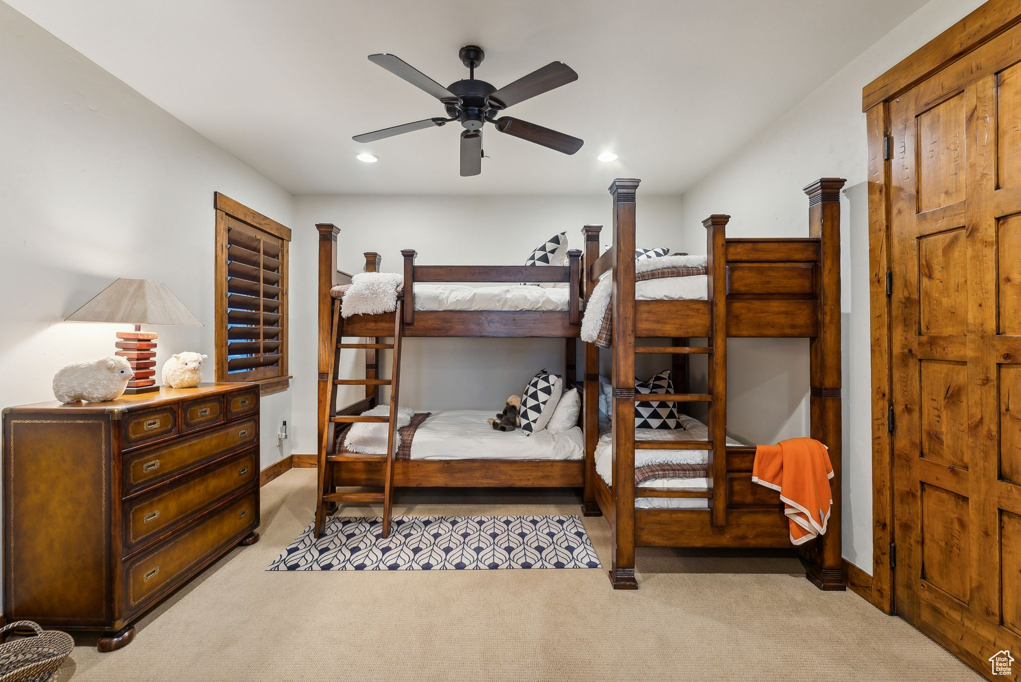 KNOLL ESTATES - Residential