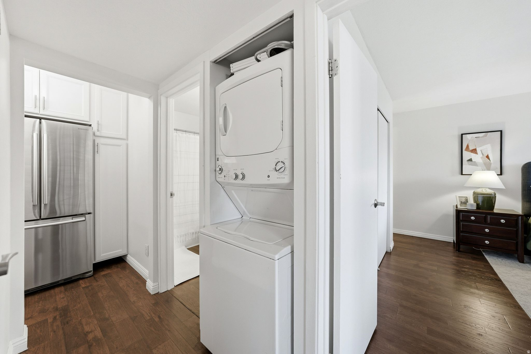 CANYON ROAD TOWERS - Residential