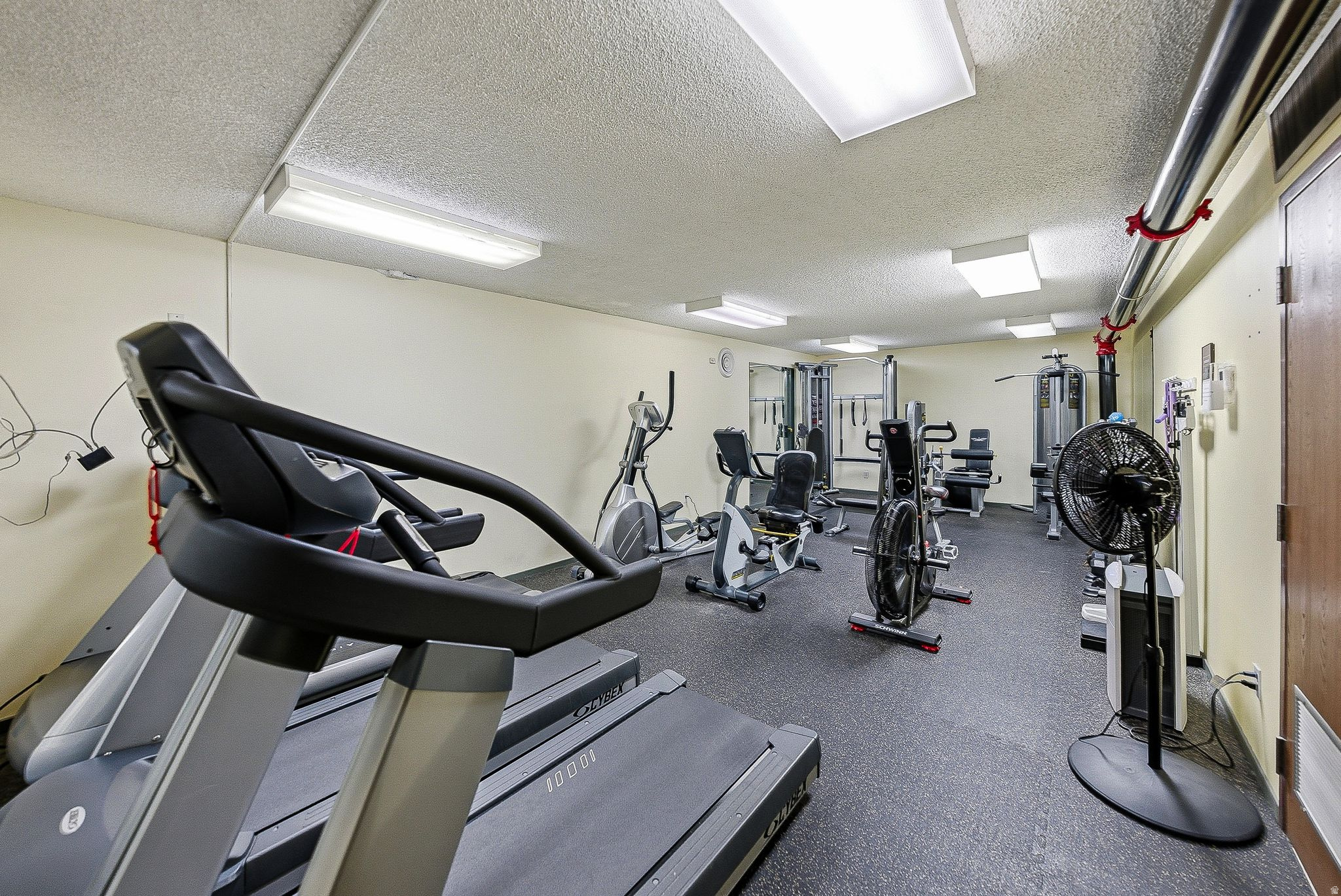 CANYON ROAD TOWERS - Residential