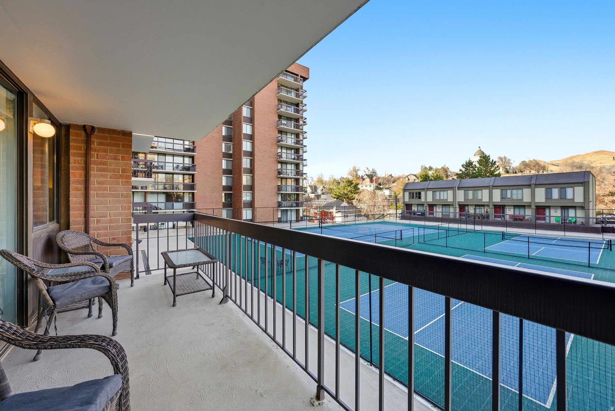 CANYON ROAD TOWERS - Residential