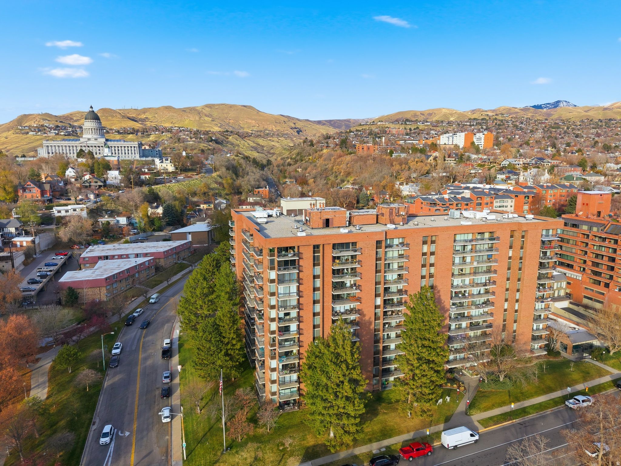 CANYON ROAD TOWERS - Residential