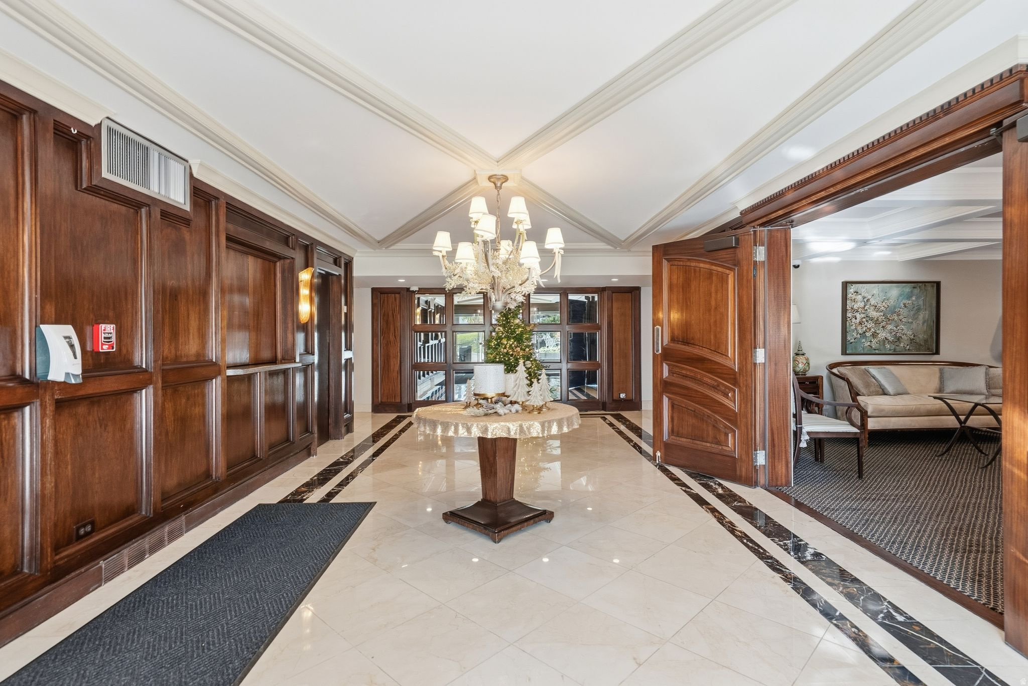 CANYON ROAD TOWERS - Residential