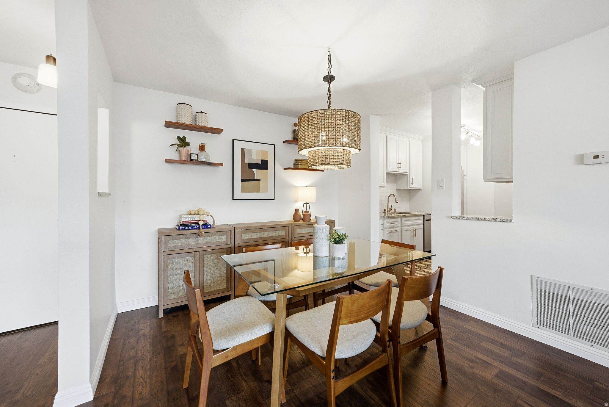 CANYON ROAD TOWERS - Residential