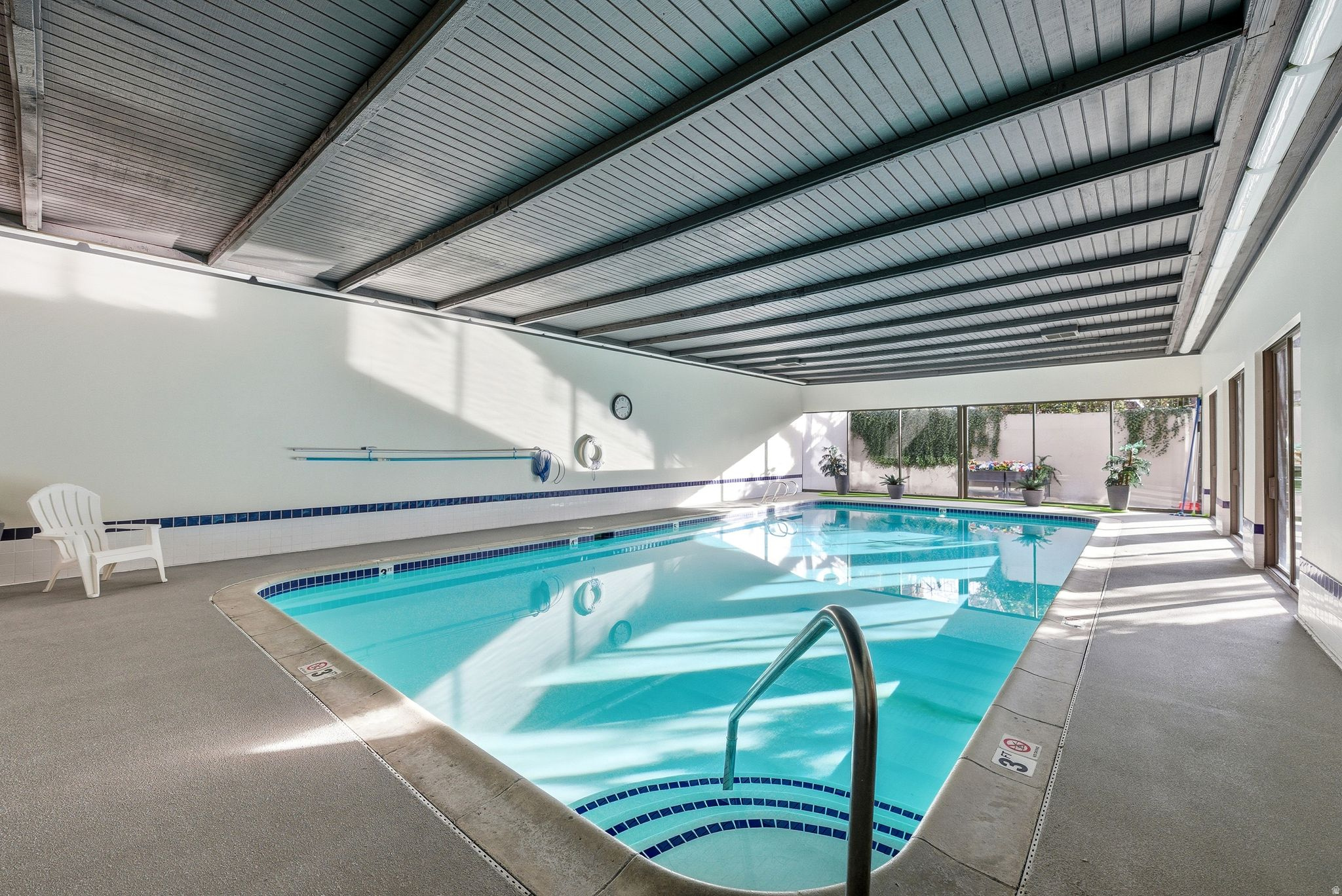 CANYON ROAD TOWERS - Residential