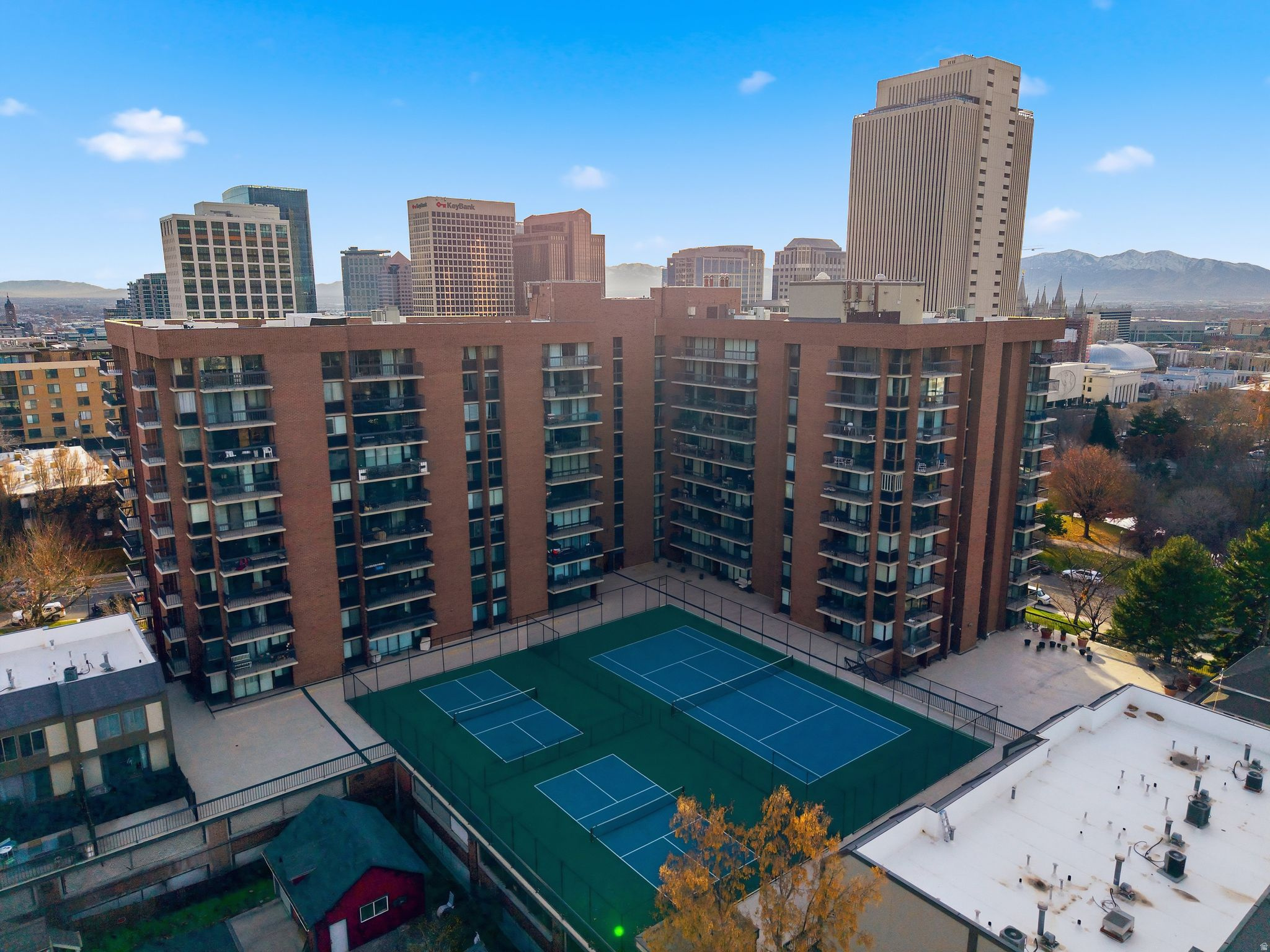 CANYON ROAD TOWERS - Residential