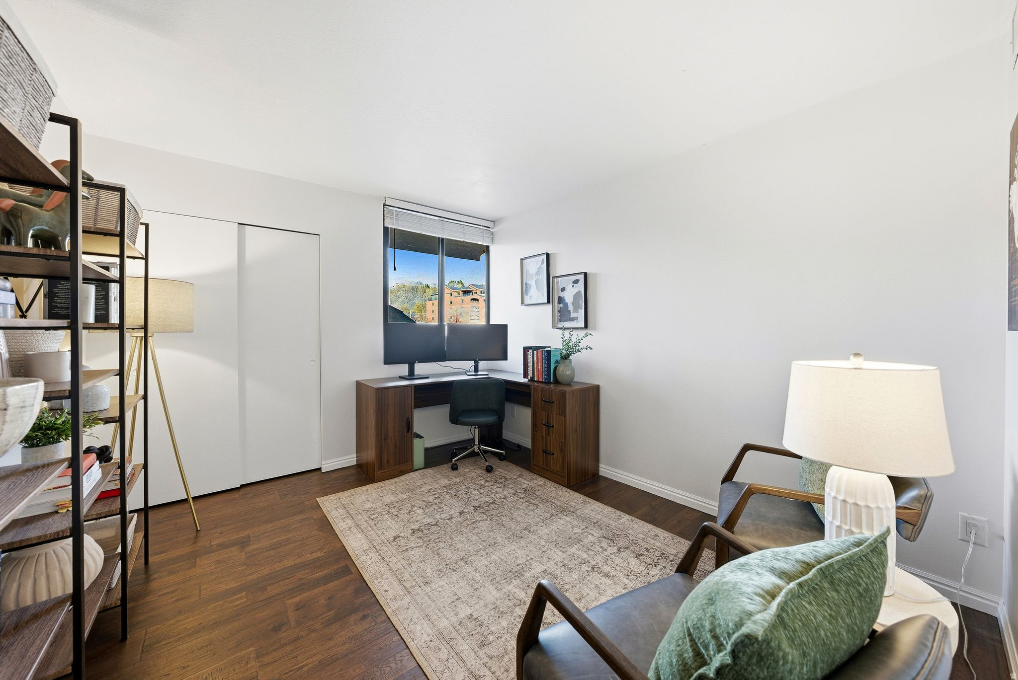 CANYON ROAD TOWERS - Residential