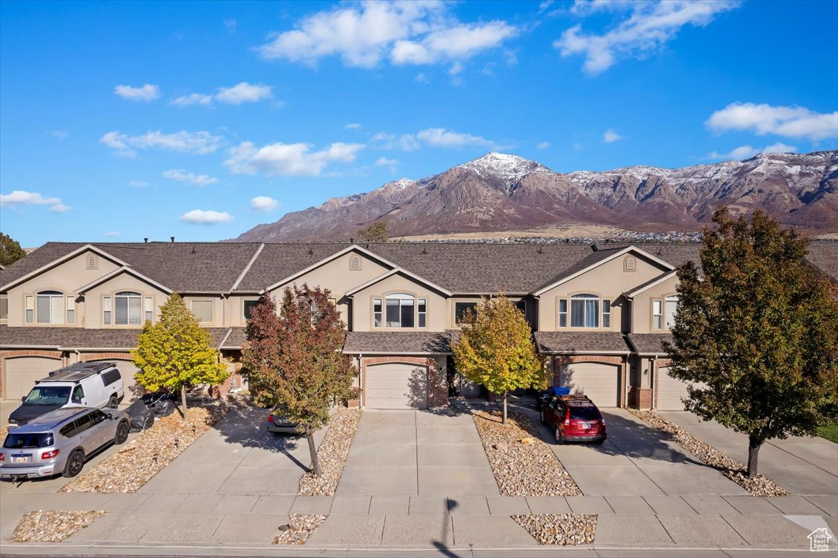 You won't want to miss this beautiful, clean, home in the coveted Ranch View Townhomes! With 3 spacious bedrooms, 2.5 baths, and a 1-car garage, this home offers both comfort and convenience. The large owner's suite includes a private bath and walk-in closet. Enjoy a fully fenced private patio and breathtaking mountain views. Schedule your private showing today  this one won't last long!