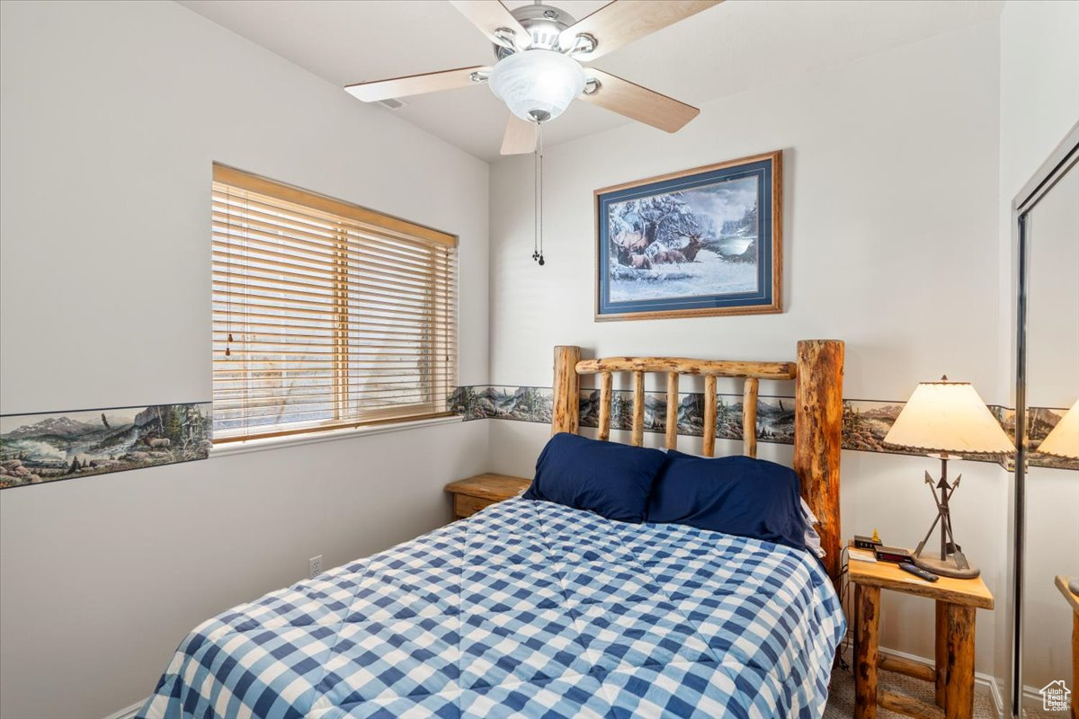 MOOSE HOLLOW CONDOS - Residential