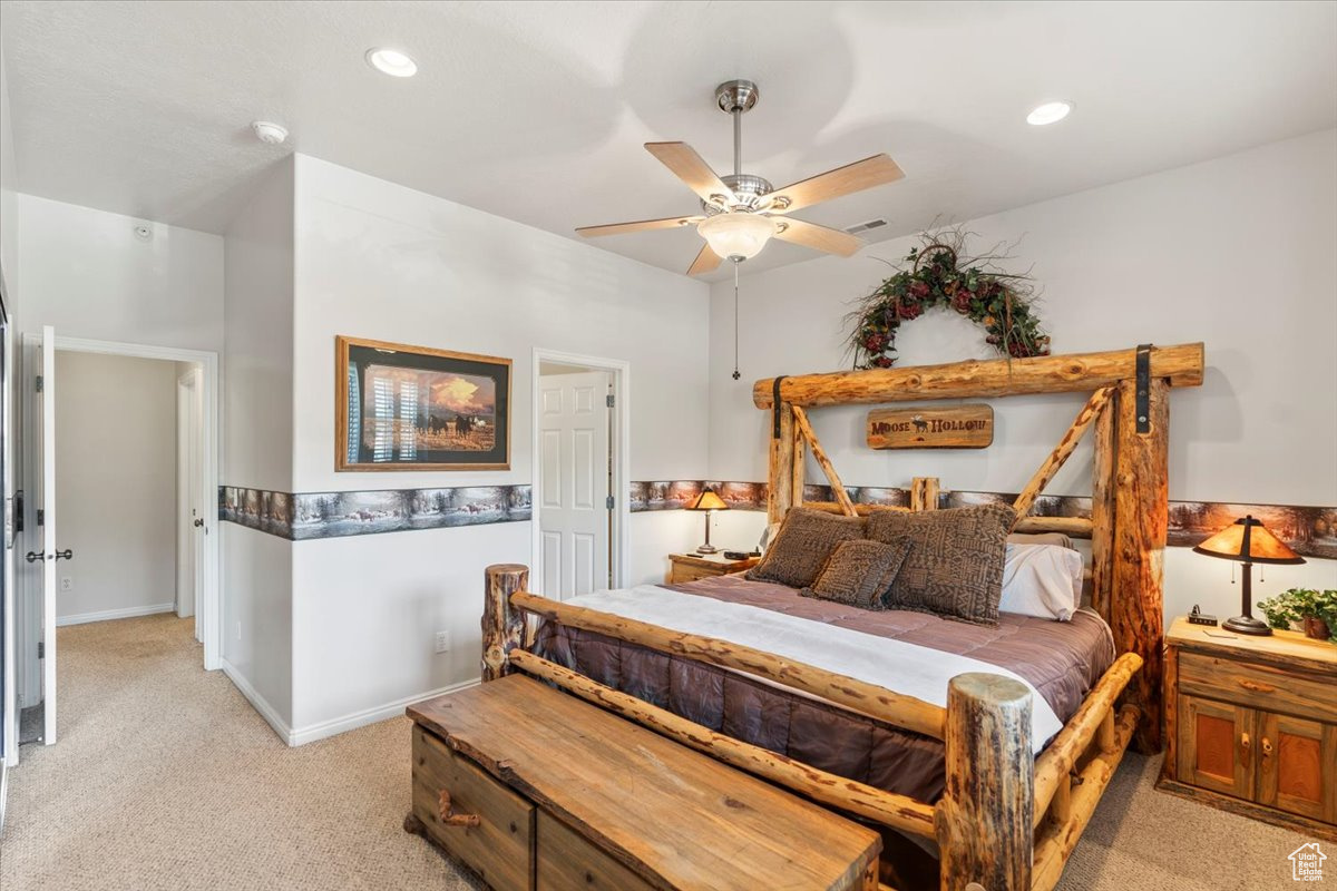 MOOSE HOLLOW CONDOS - Residential