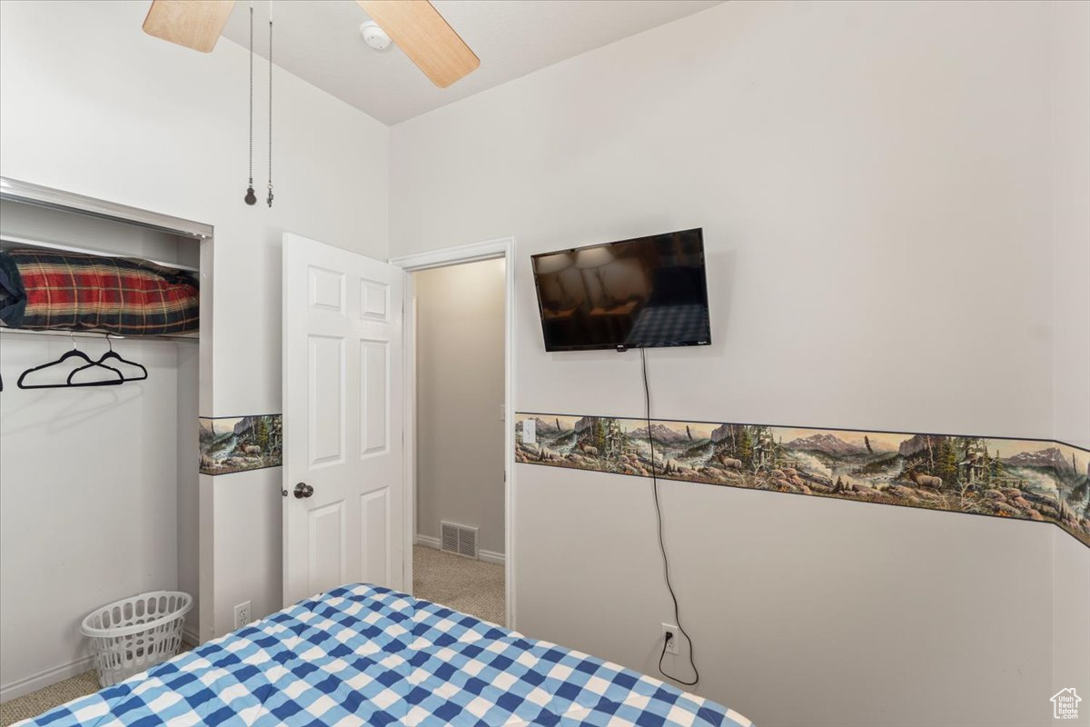 MOOSE HOLLOW CONDOS - Residential