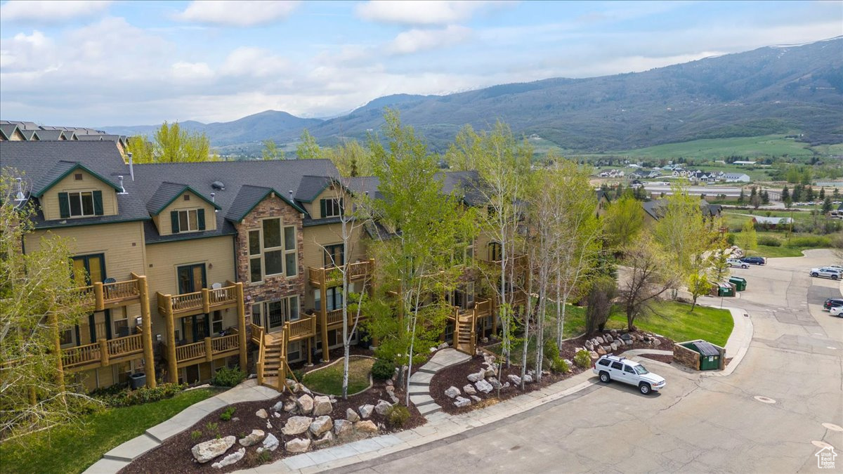 MOOSE HOLLOW CONDOS - Residential