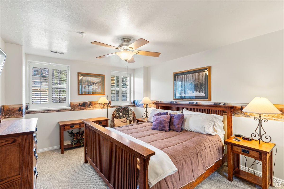 MOOSE HOLLOW CONDOS - Residential