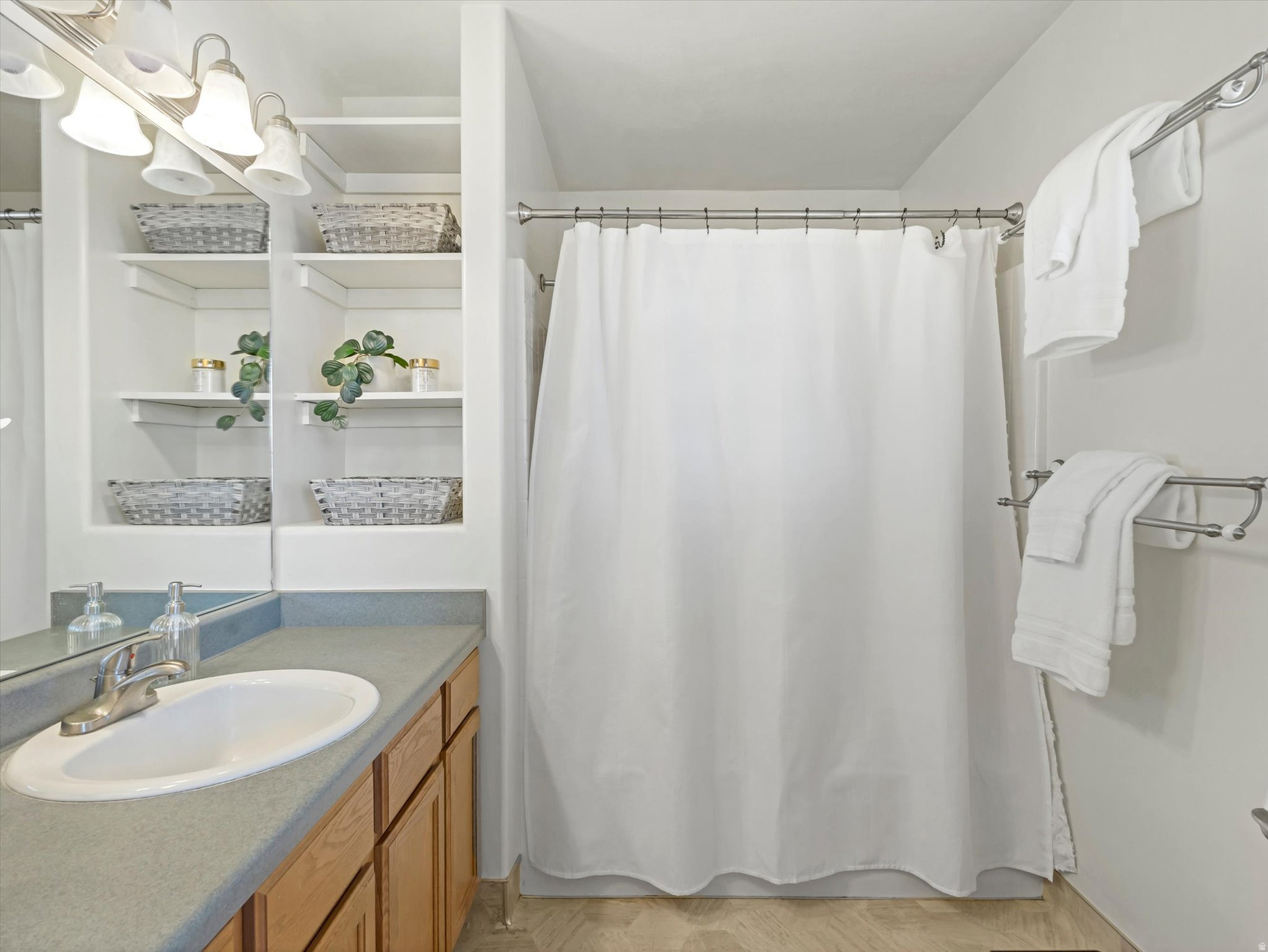 FARMINGTON RANCHES - Residential