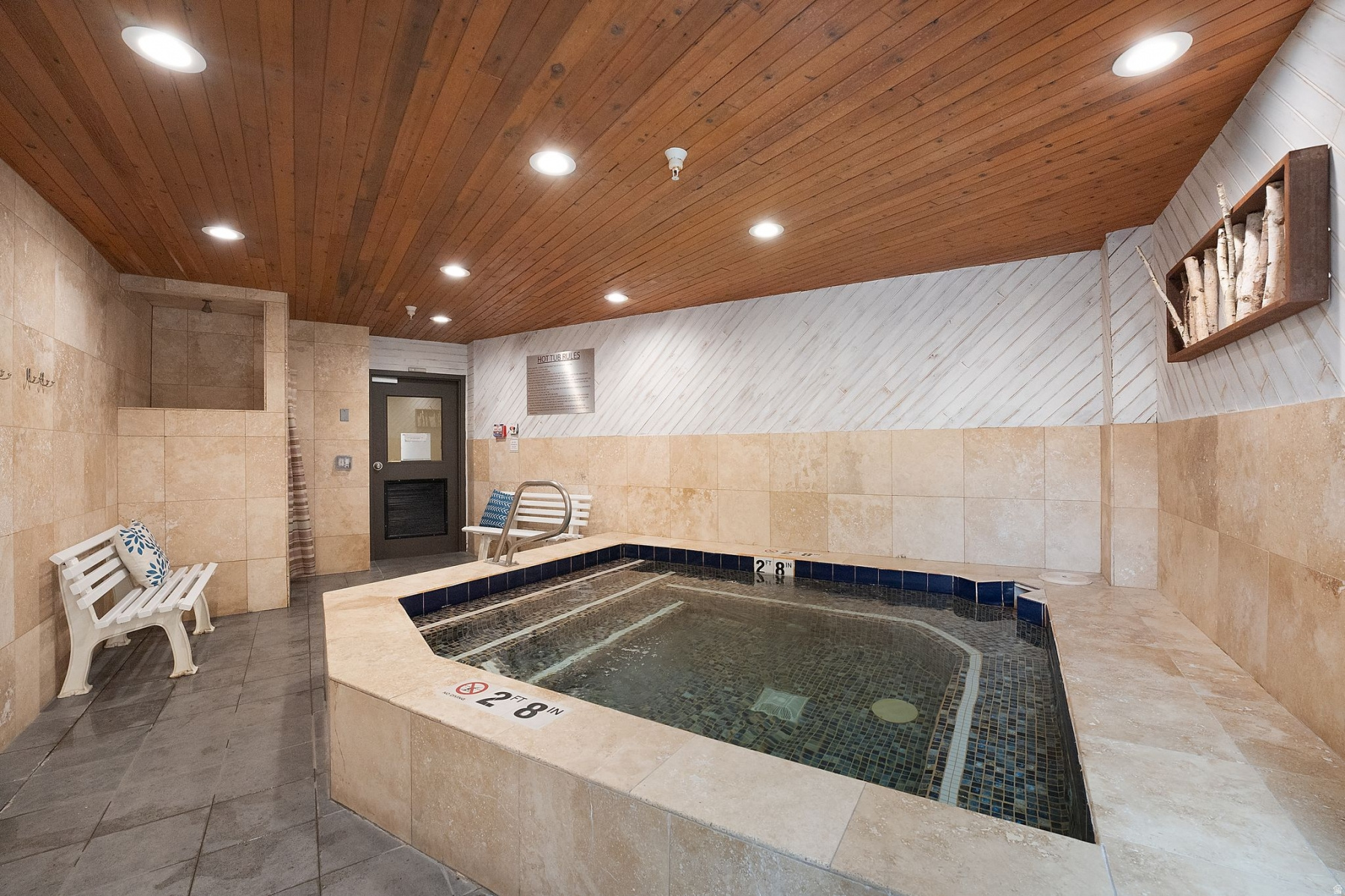 CARRIAGE HOUSE CONDOMINIUMS - Residential