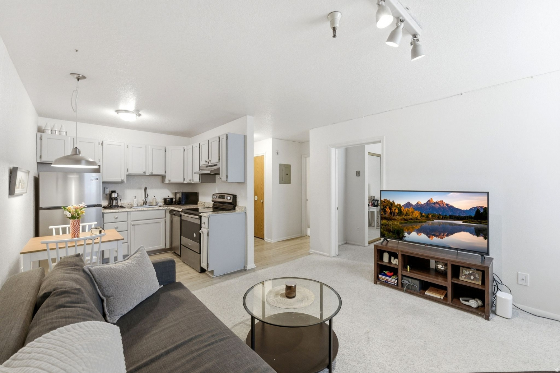 CARRIAGE HOUSE CONDOMINIUMS - Residential