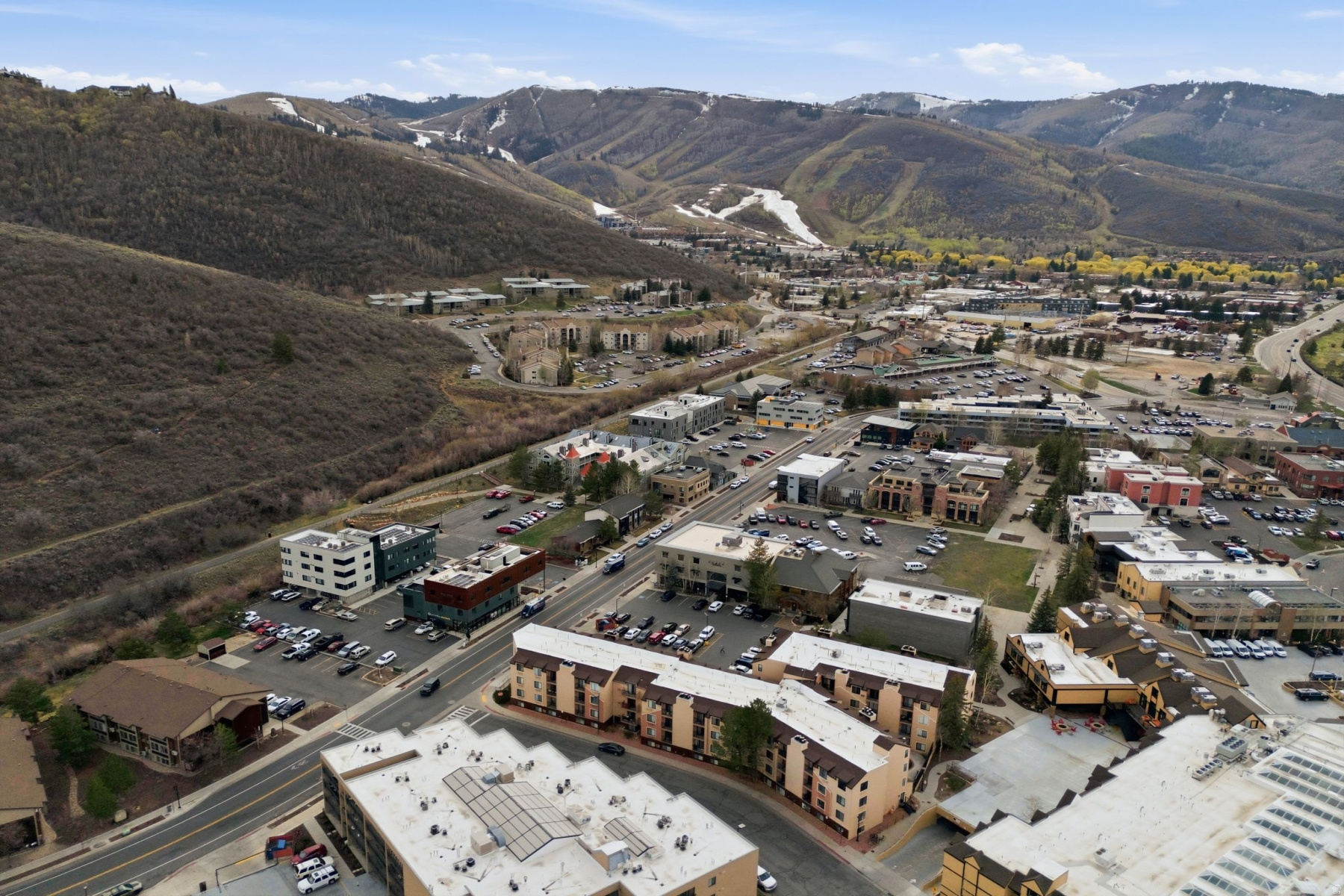 CARRIAGE HOUSE CONDOMINIUMS - Residential