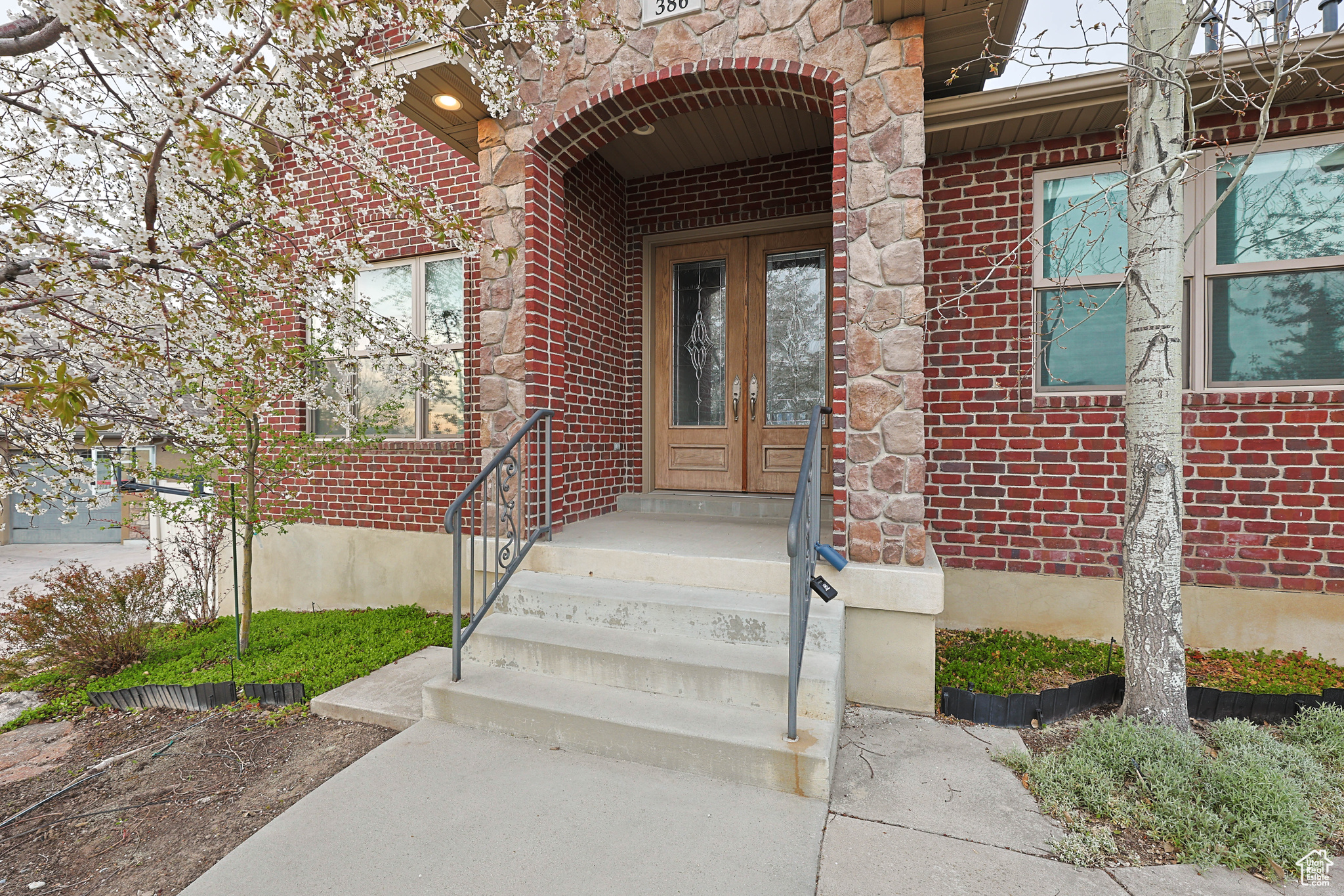386 Edgehill Dr, Providence, Utah image 8
