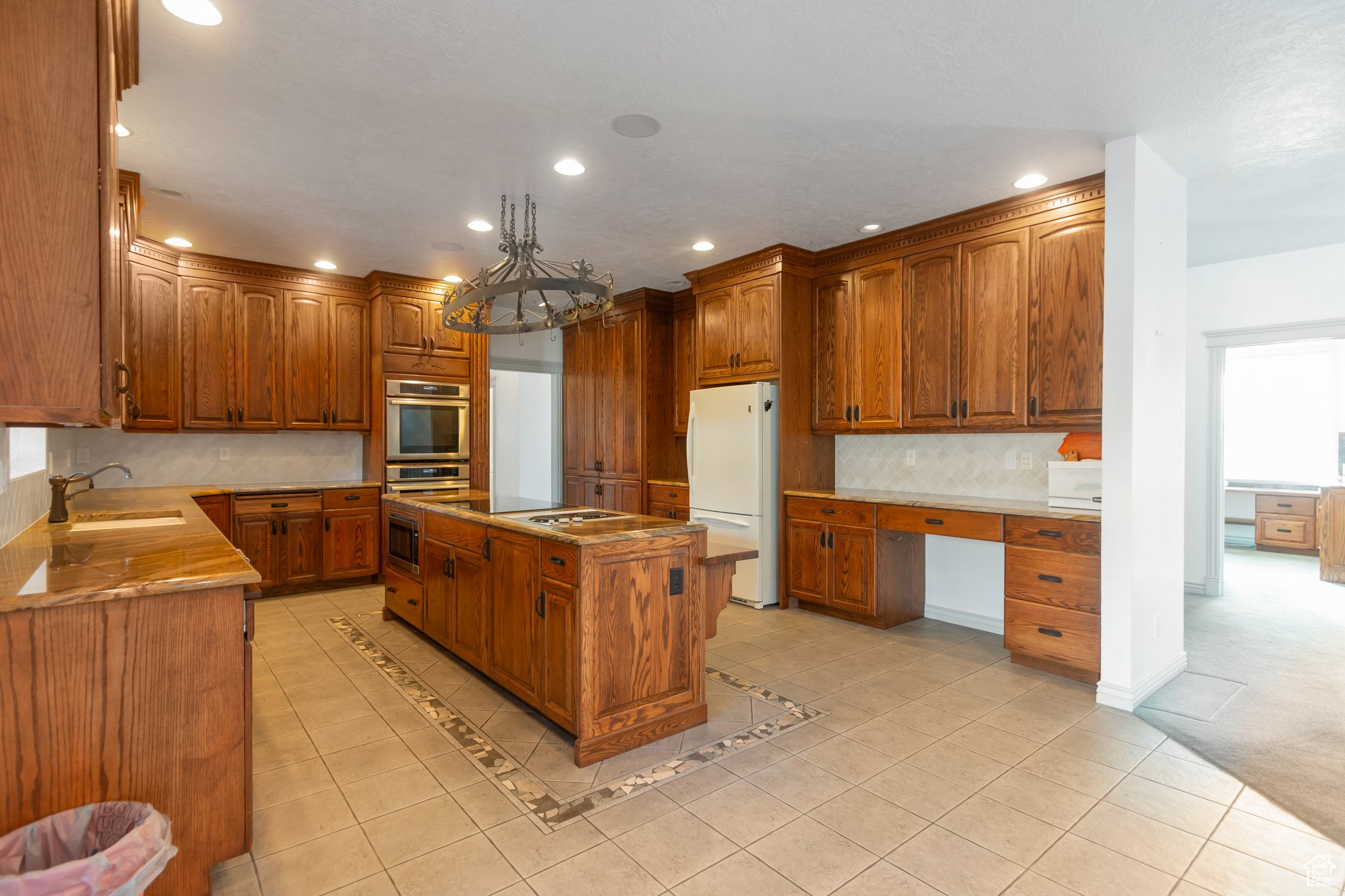 386 Edgehill Dr, Providence, Utah image 4