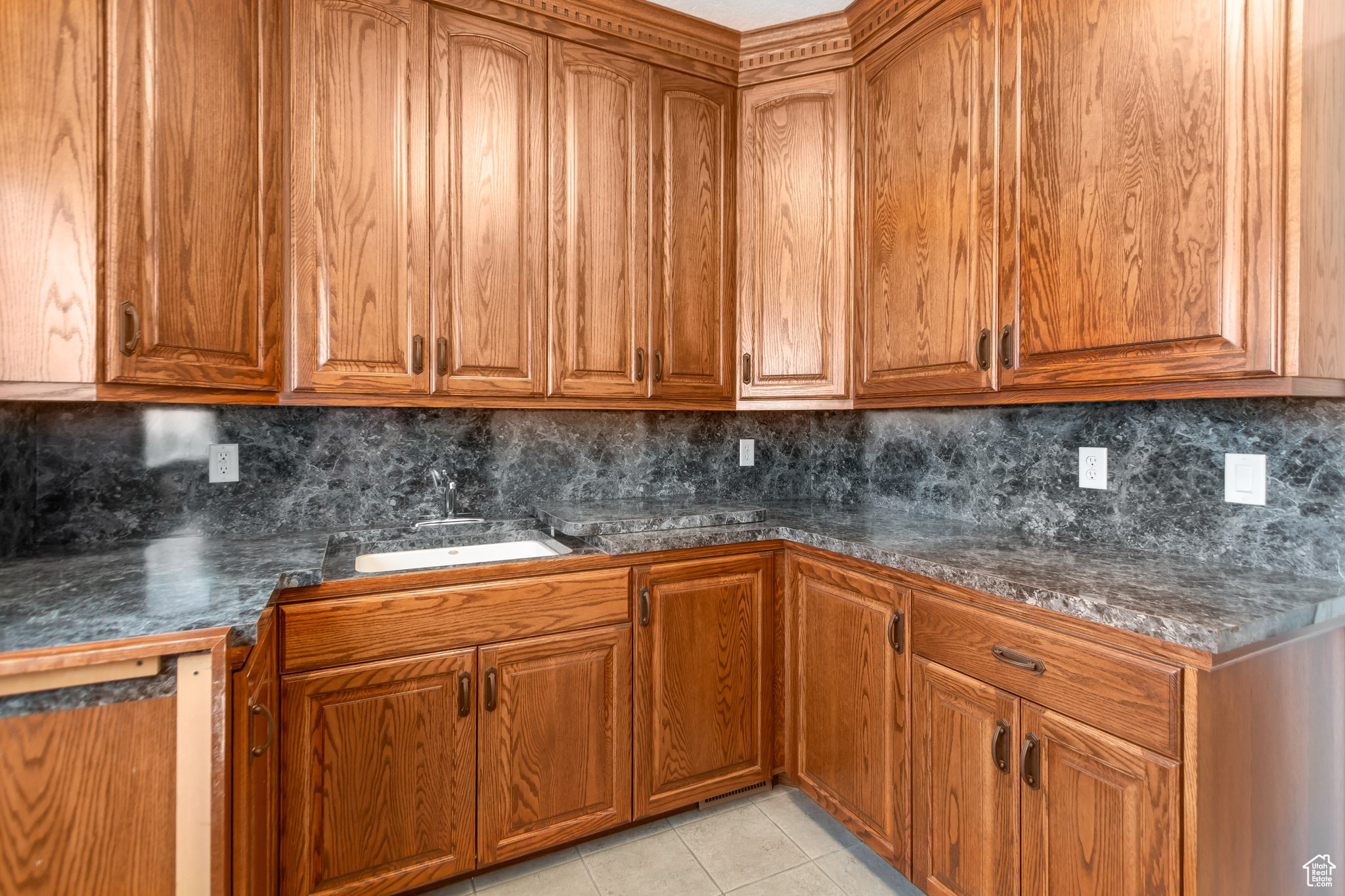386 Edgehill Dr, Providence, Utah image 21