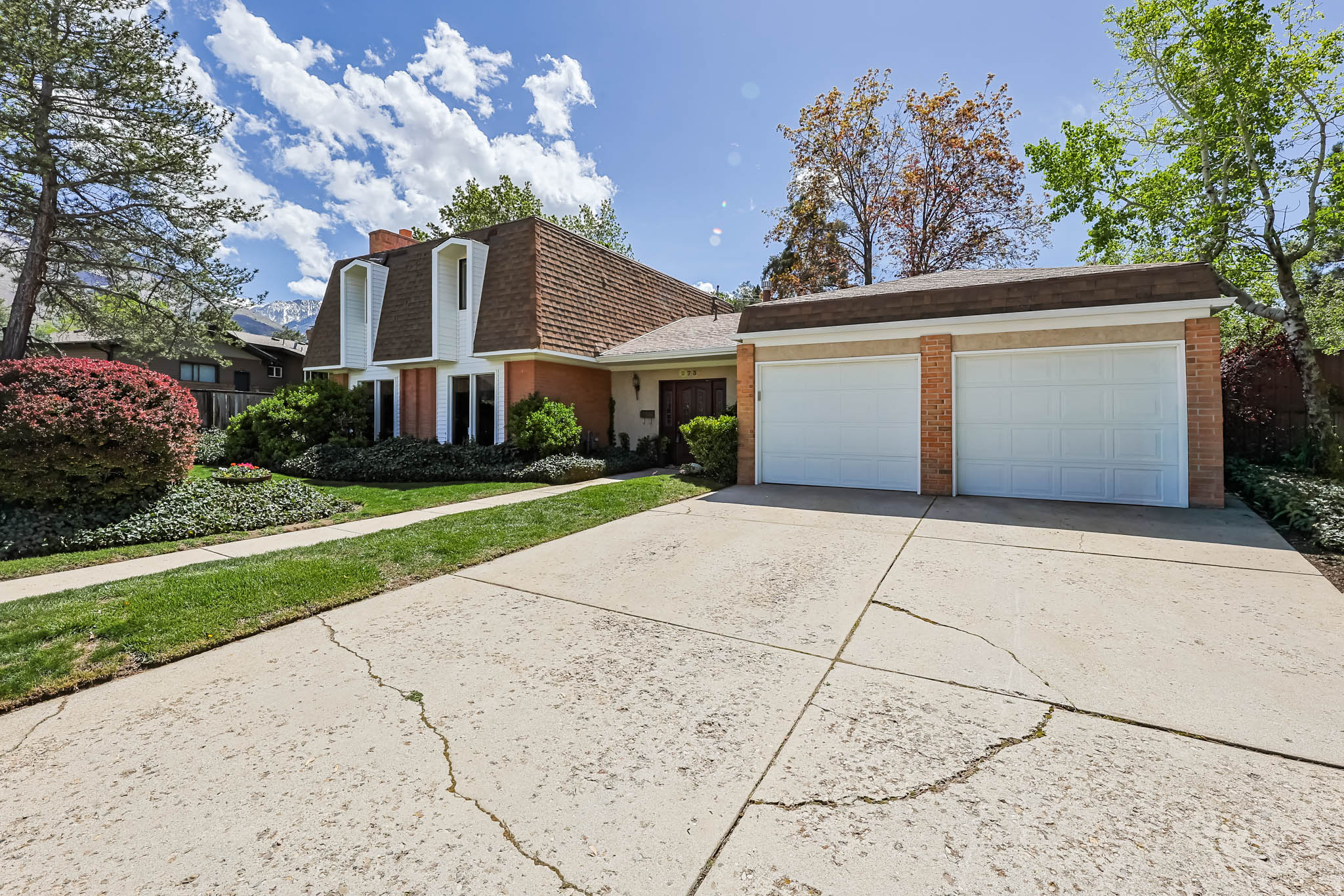 WILLOW CREEK - Residential