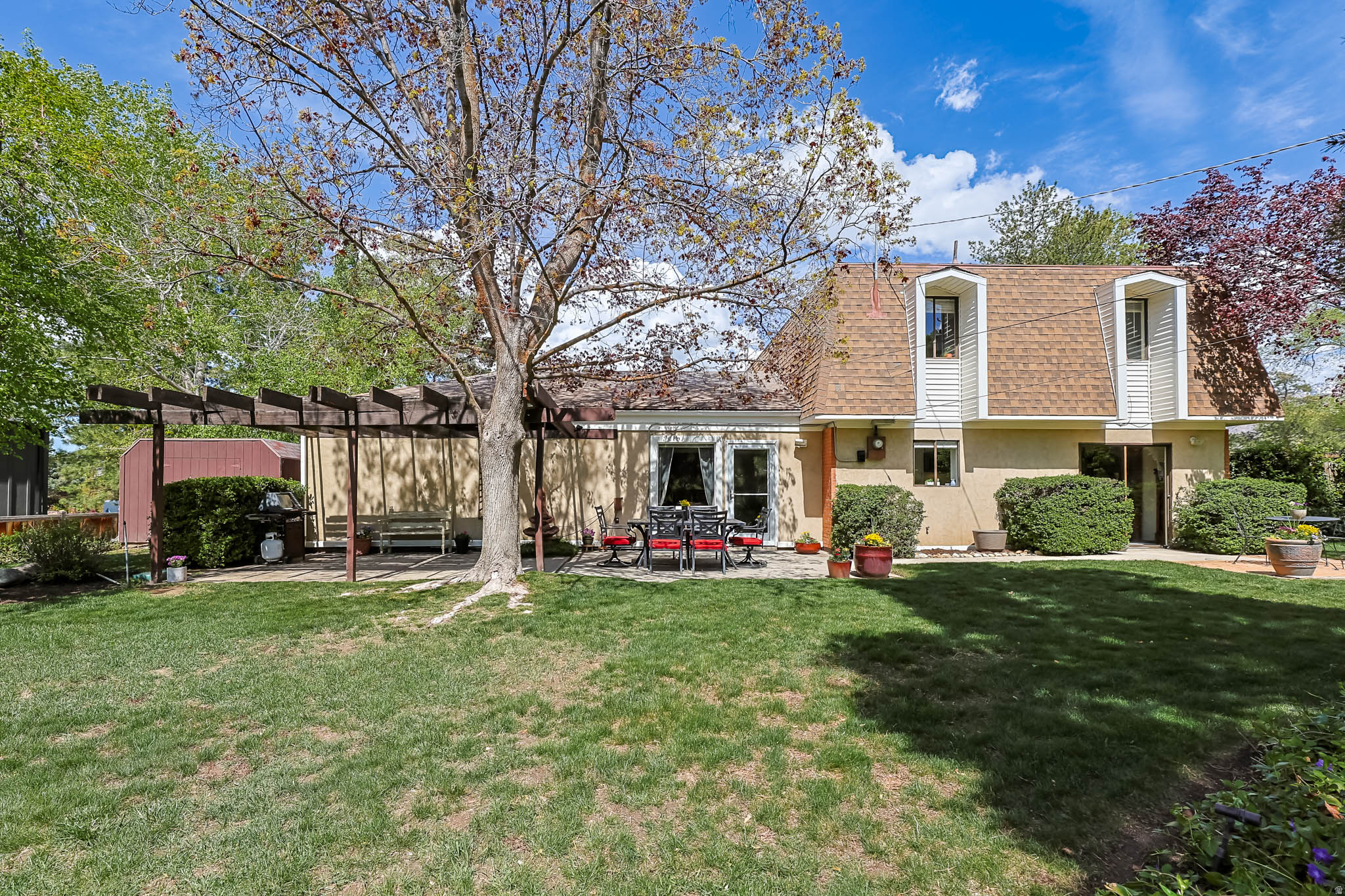 WILLOW CREEK - Residential