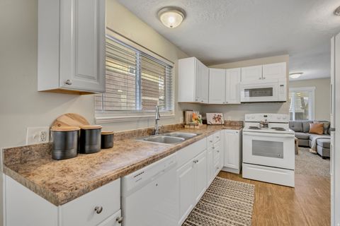Tiny photo for 2963 S 500 E, Salt Lake City, UT 84106 (MLS # 2131237)