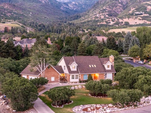 Photo of 4182 W JUNIPER CIR, Alpine, UT 84004 (MLS # 2176875)