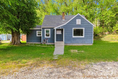 Photo of 300 W 200 N, Springville, UT 84663 (MLS # 2154639)