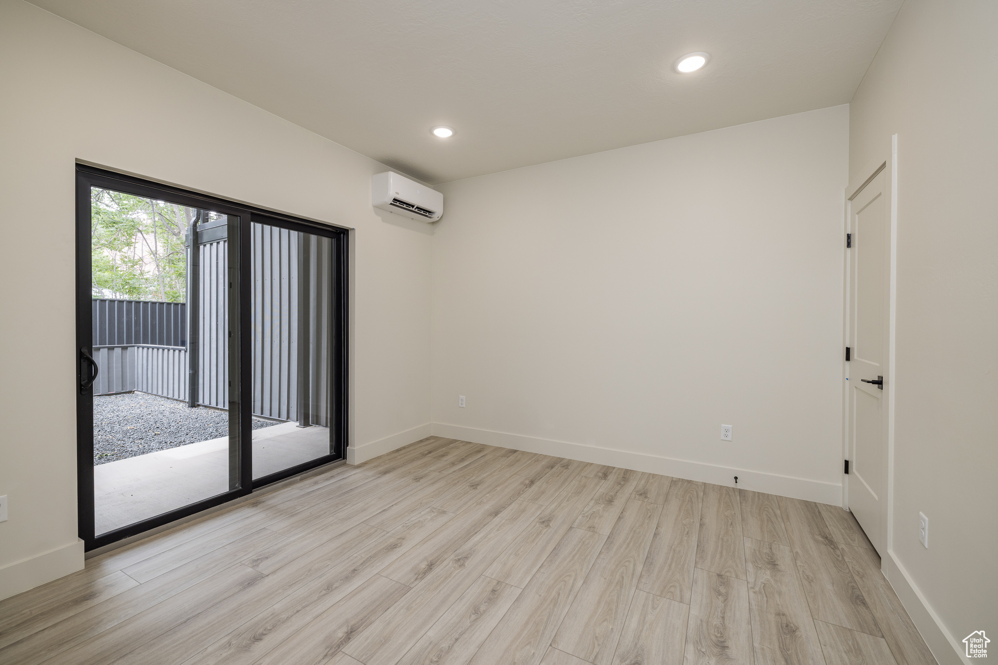 COTTONWOOD CONDOS - Residential