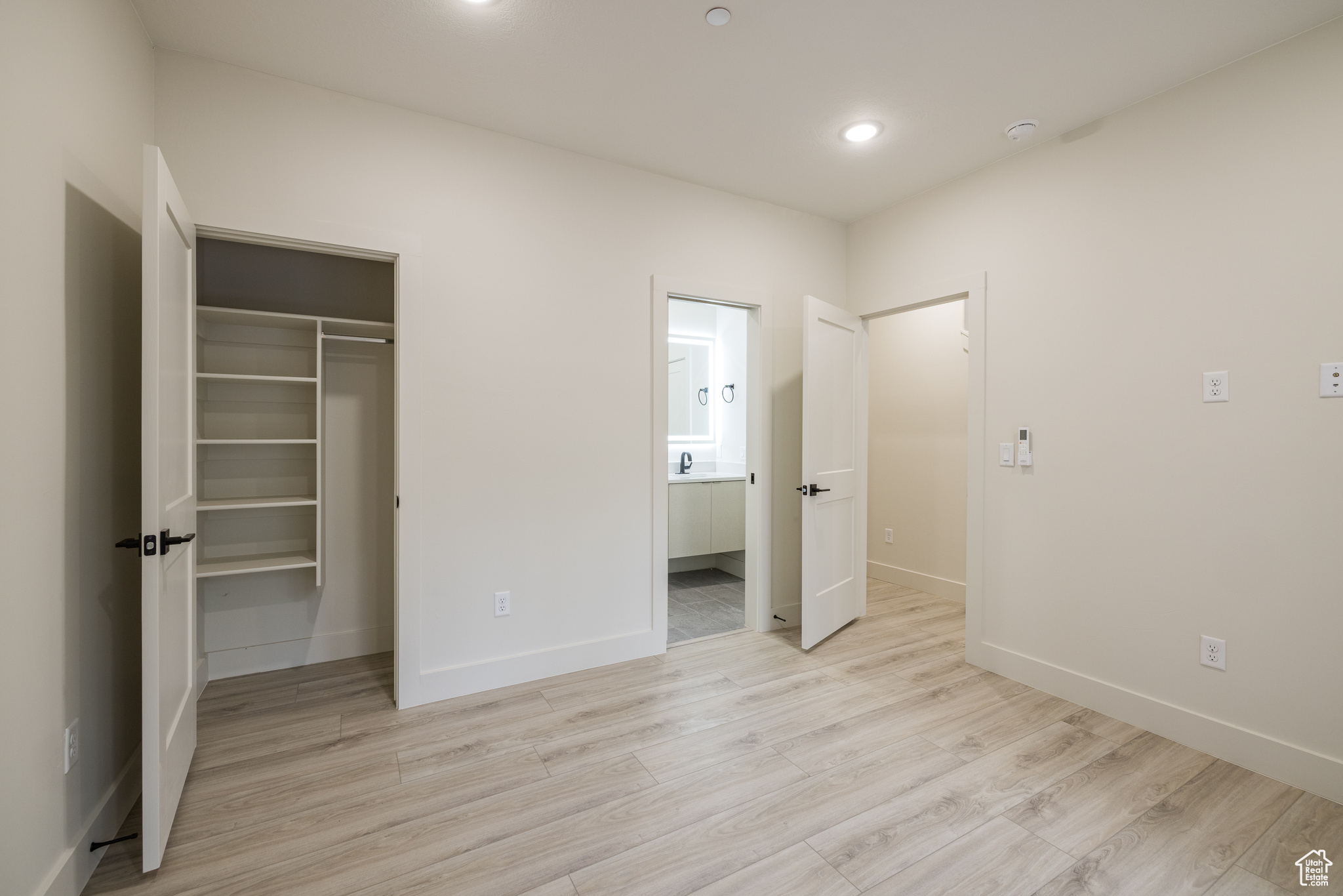 COTTONWOOD CONDOS - Residential