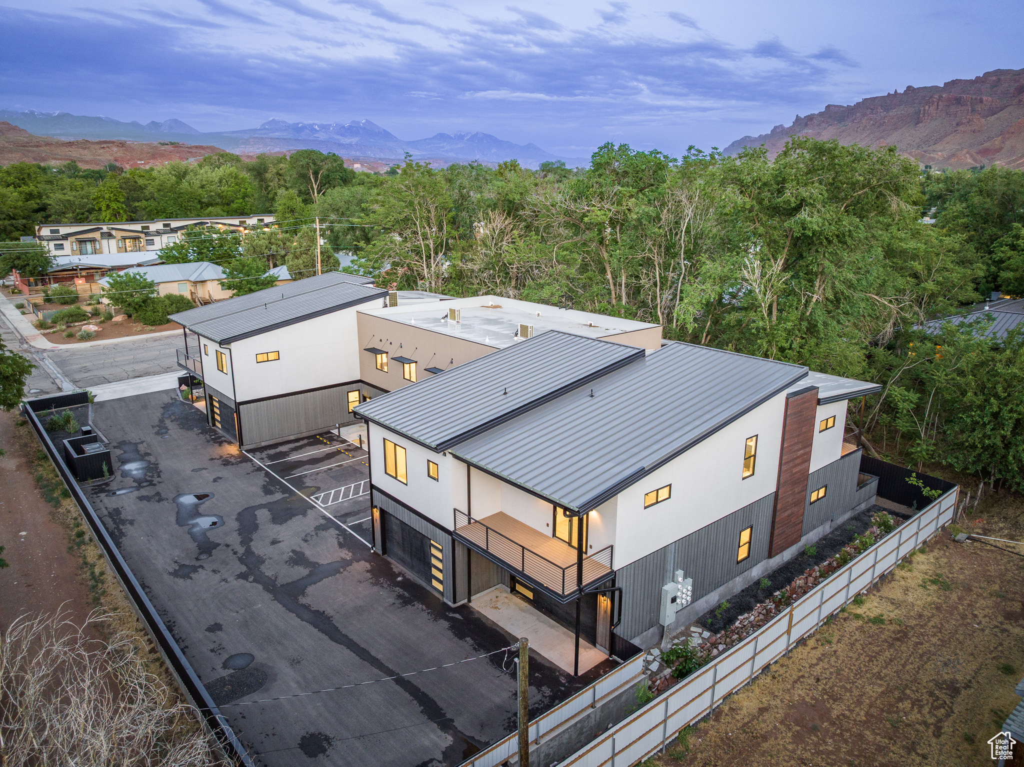 COTTONWOOD CONDOS - Residential