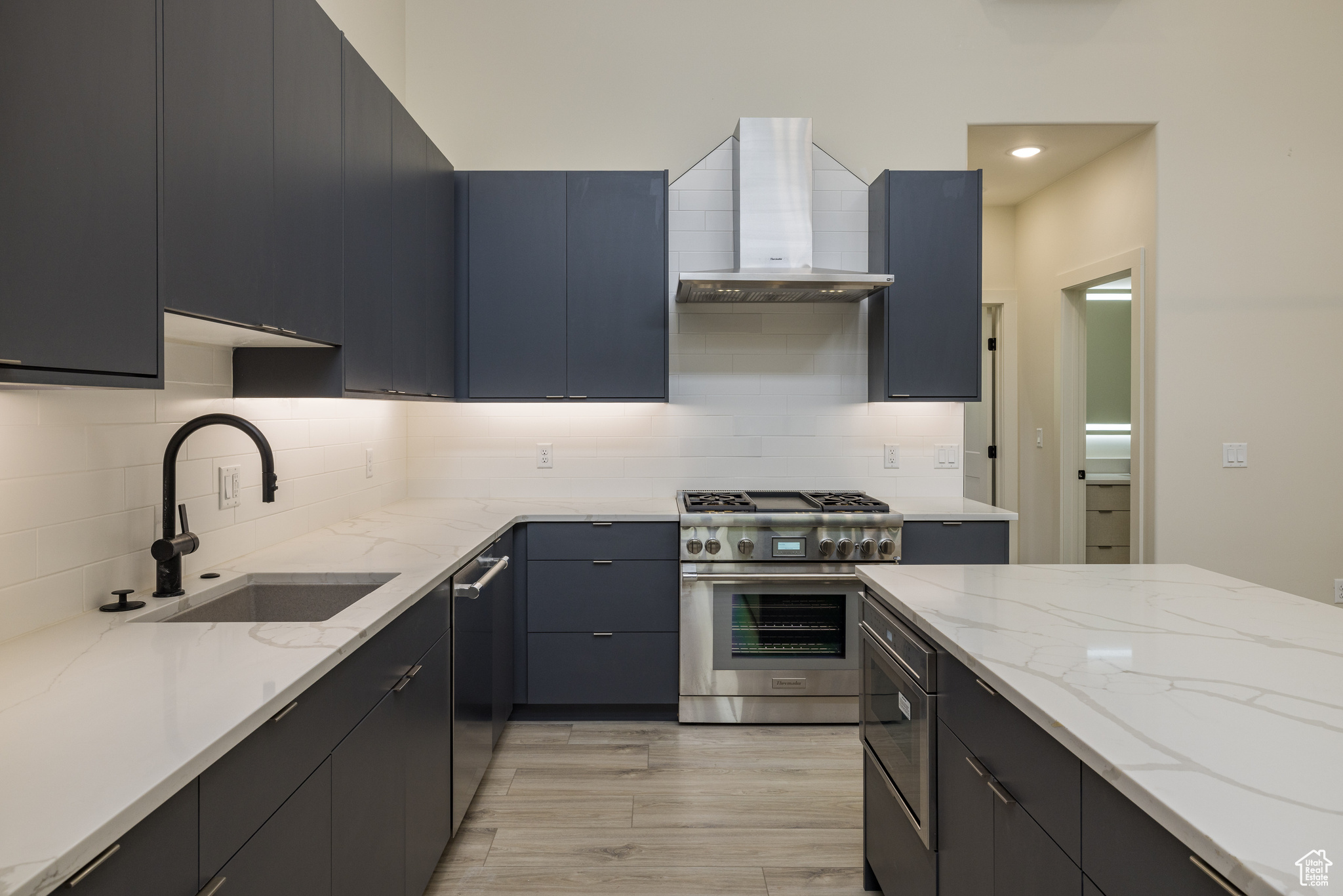 COTTONWOOD CONDOS - Residential