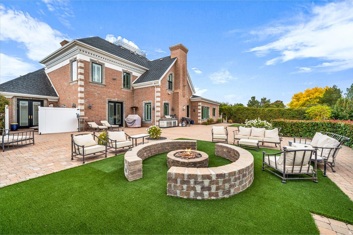 SUNSET COVE - Residential