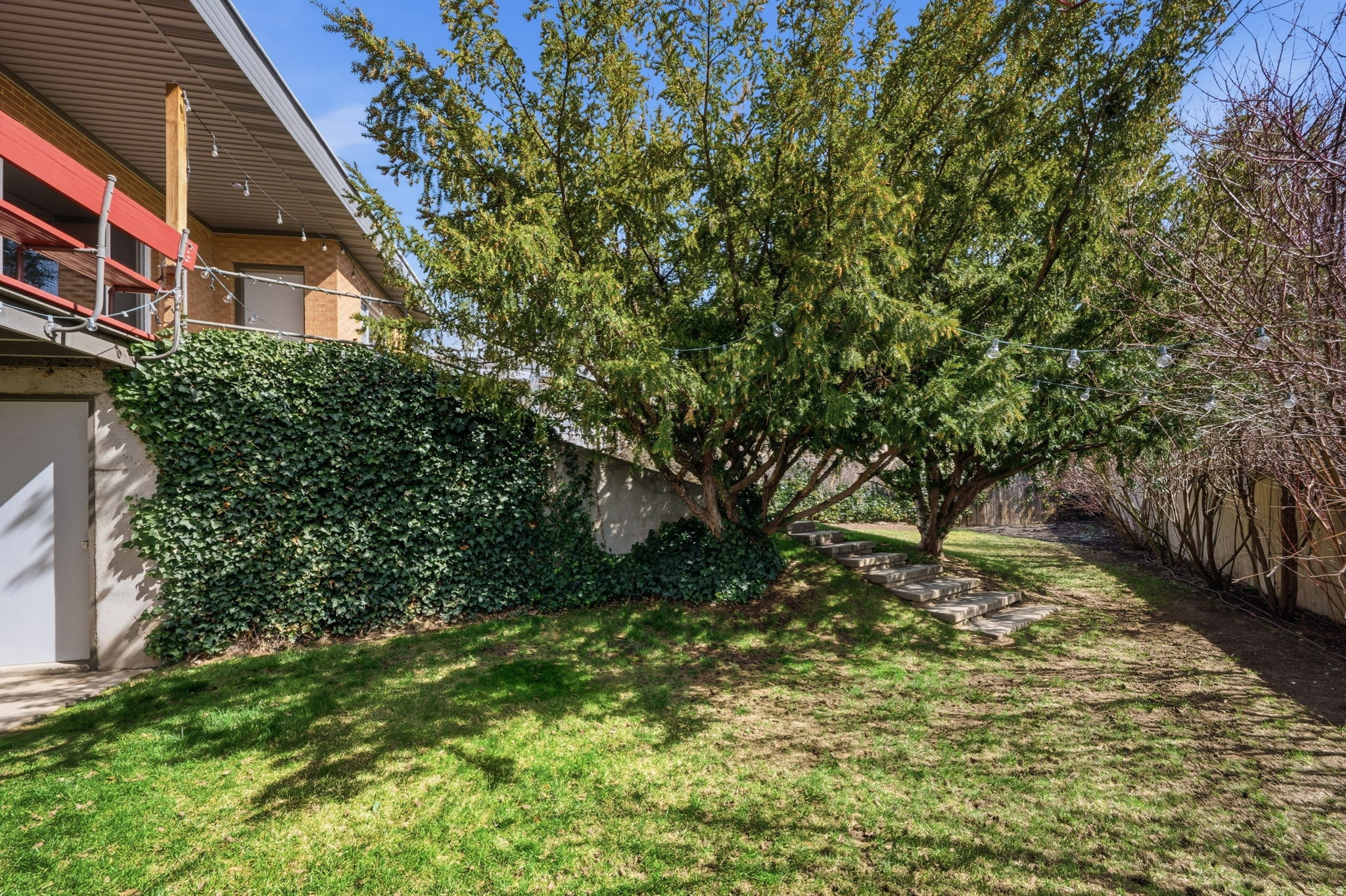 LAUREL HURST - Residential