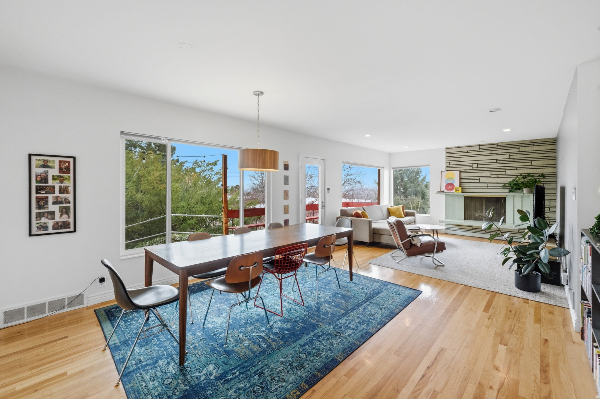 LAUREL HURST - Residential