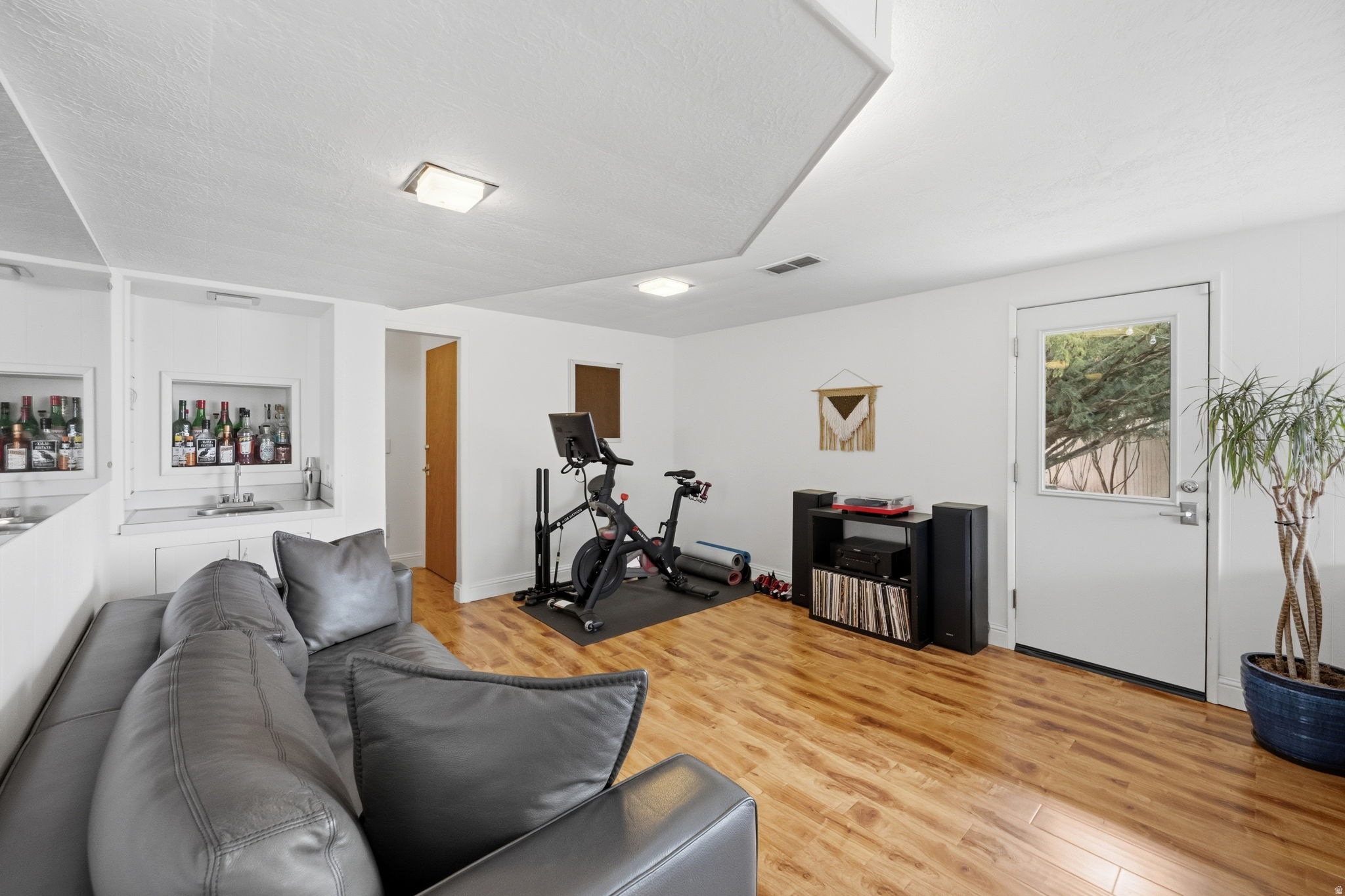 LAUREL HURST - Residential