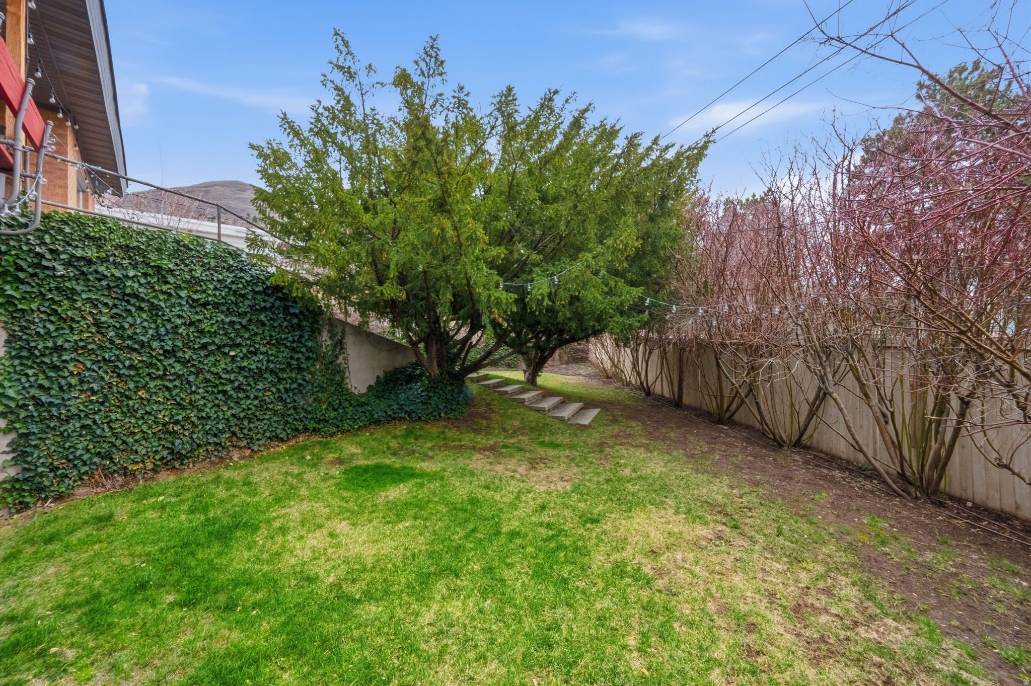 LAUREL HURST - Residential