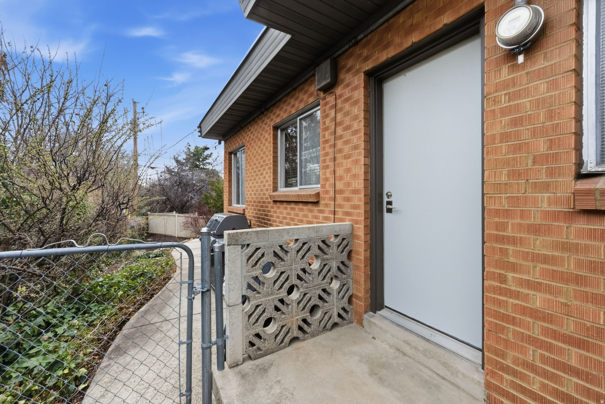 LAUREL HURST - Residential