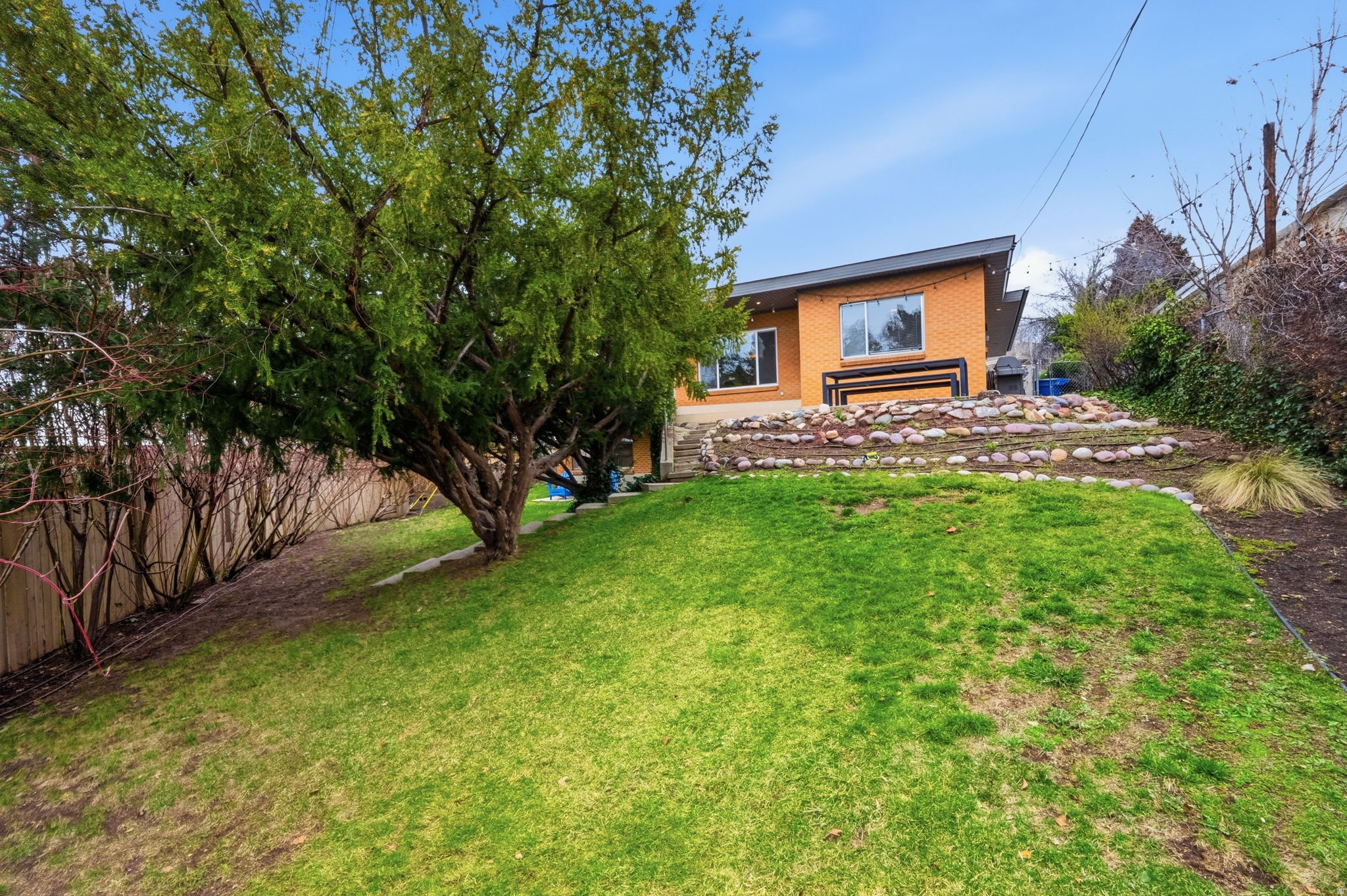 LAUREL HURST - Residential