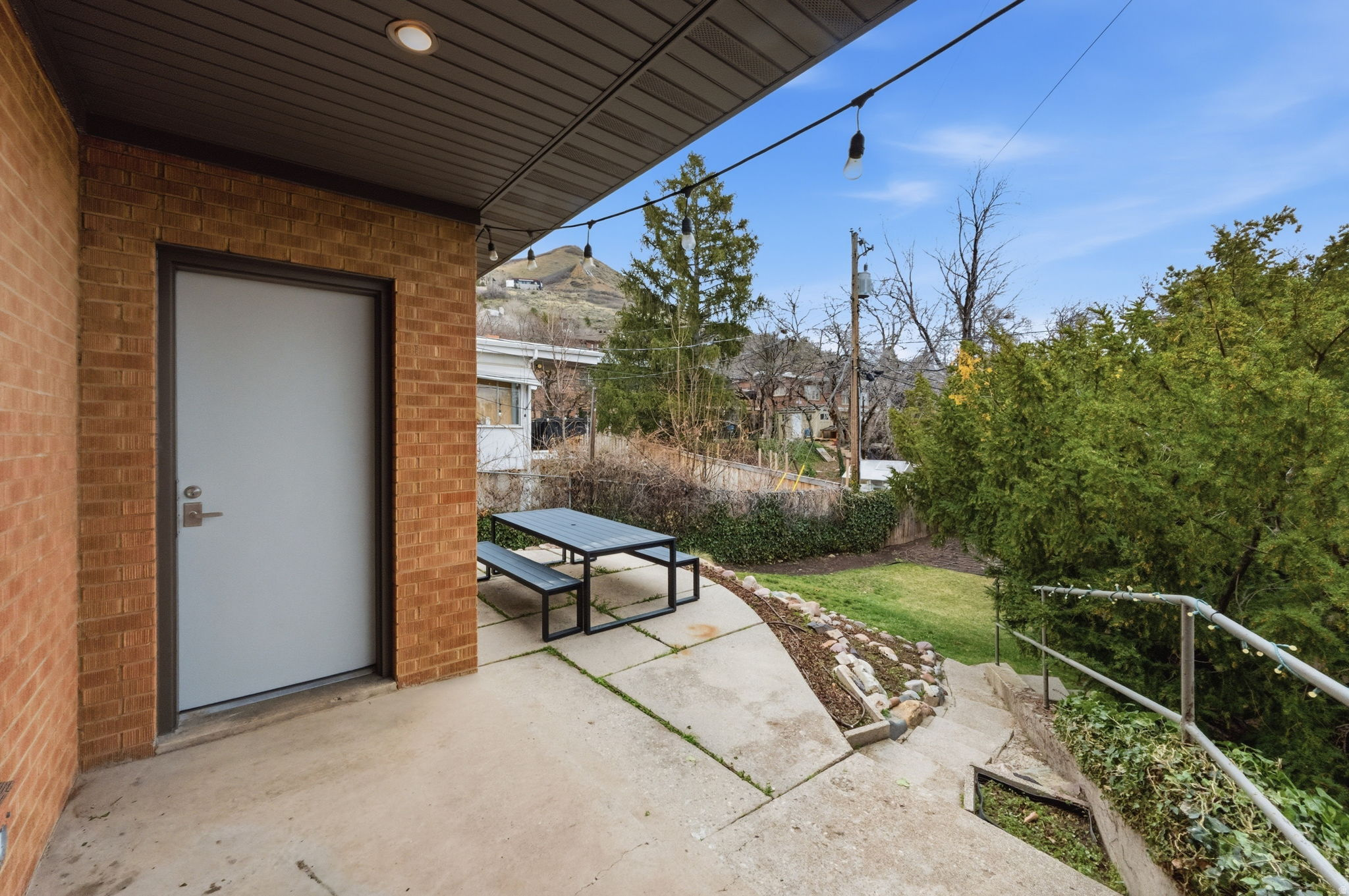 LAUREL HURST - Residential