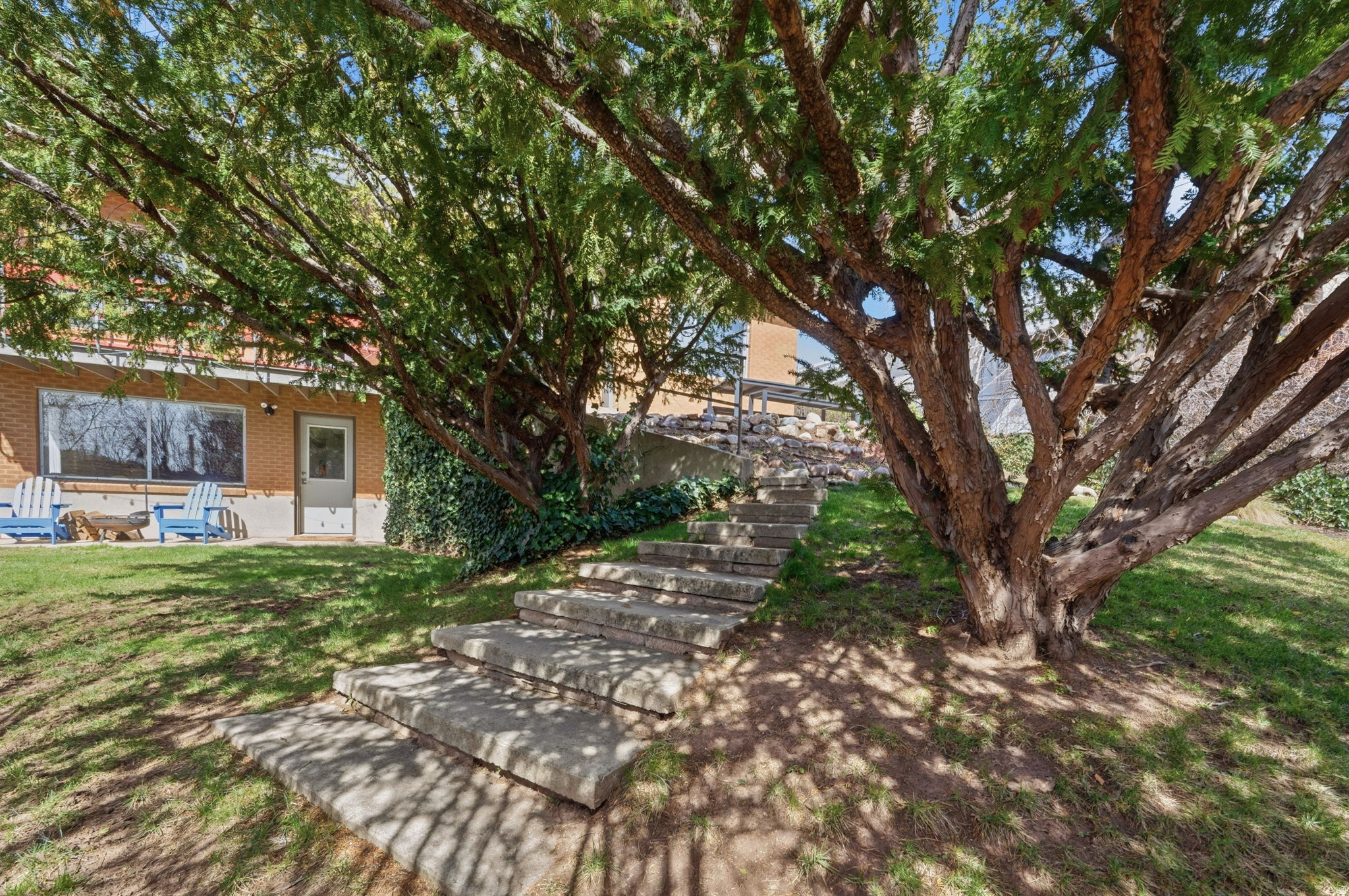 LAUREL HURST - Residential