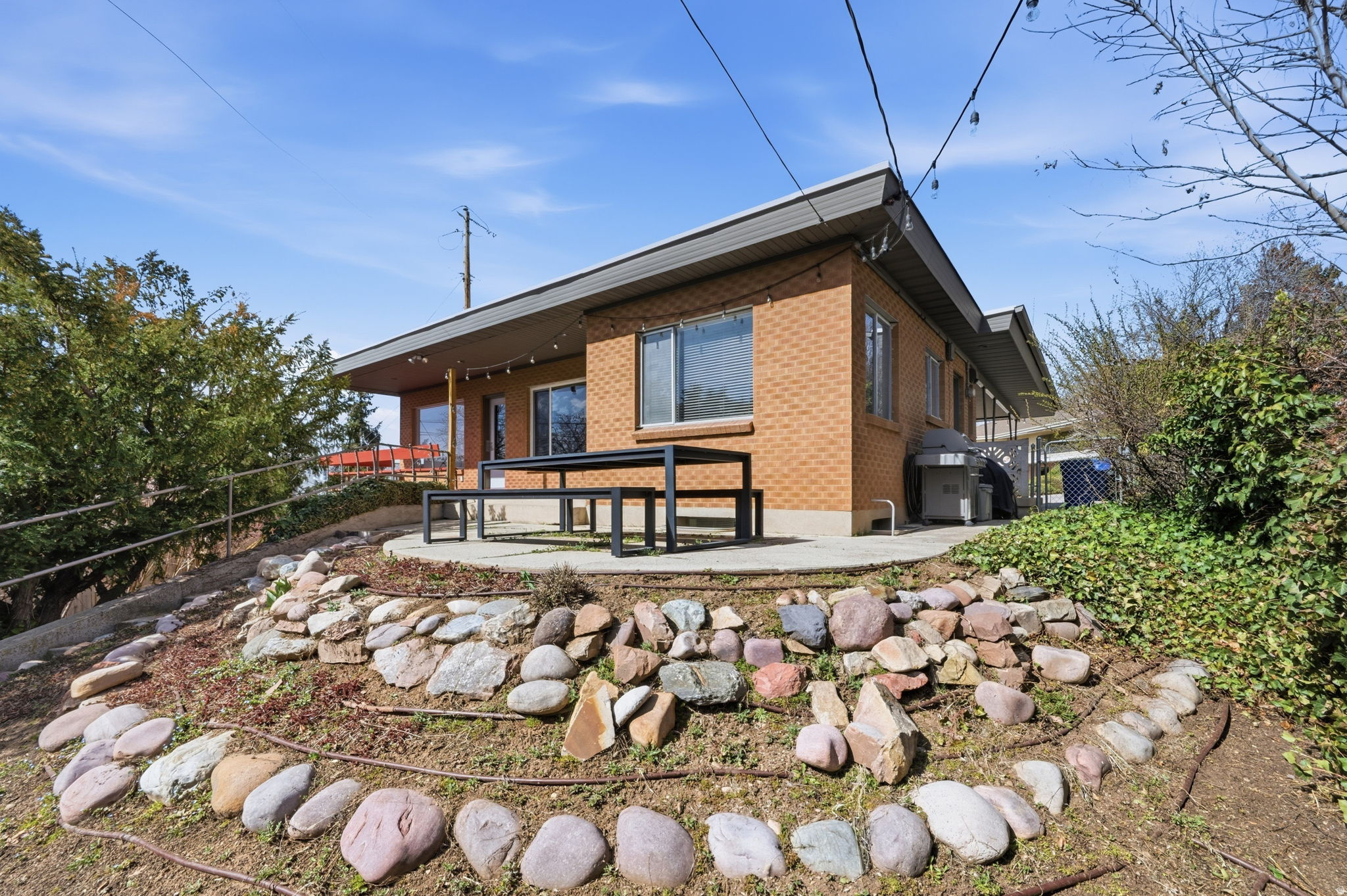 LAUREL HURST - Residential