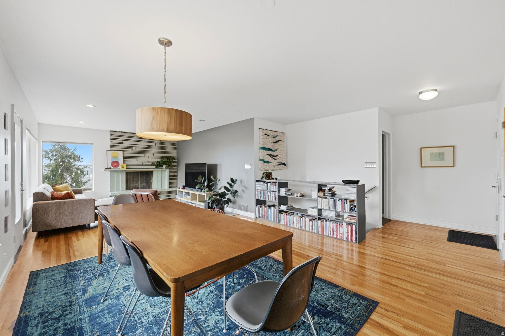 LAUREL HURST - Residential