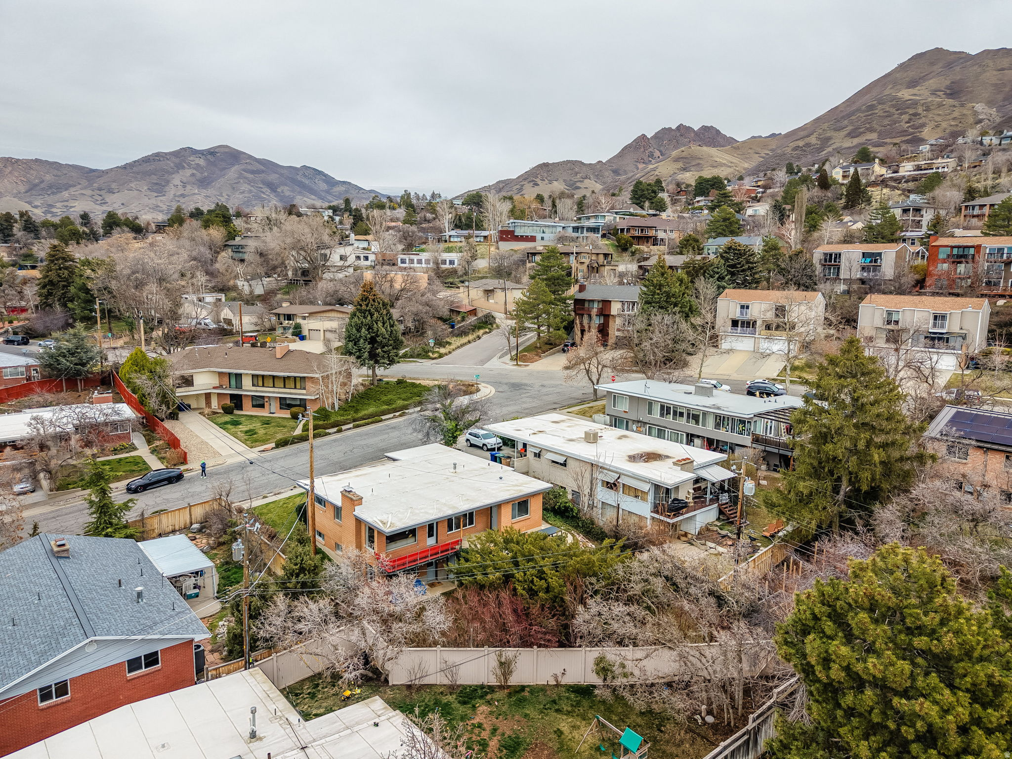 LAUREL HURST - Residential