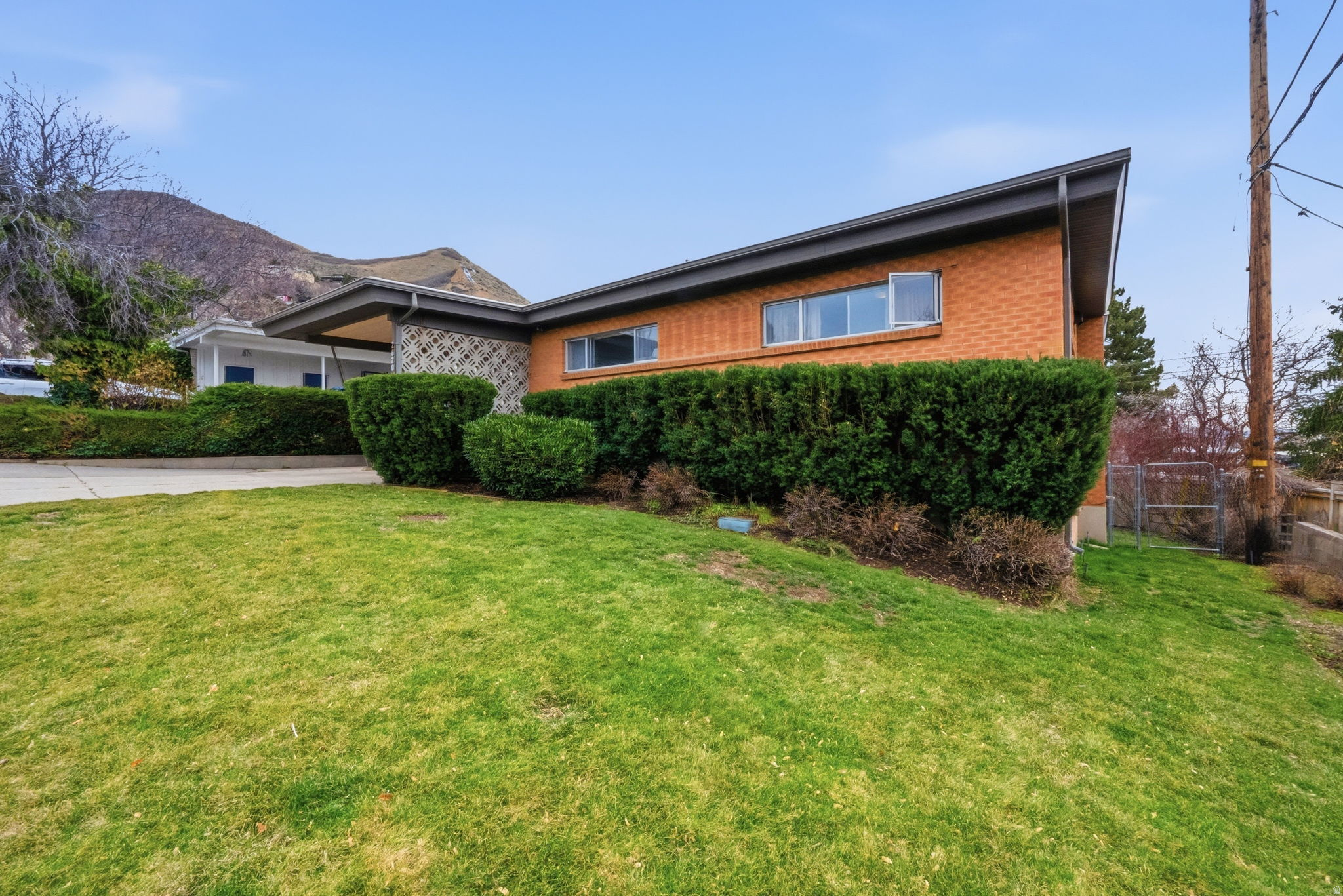 LAUREL HURST - Residential