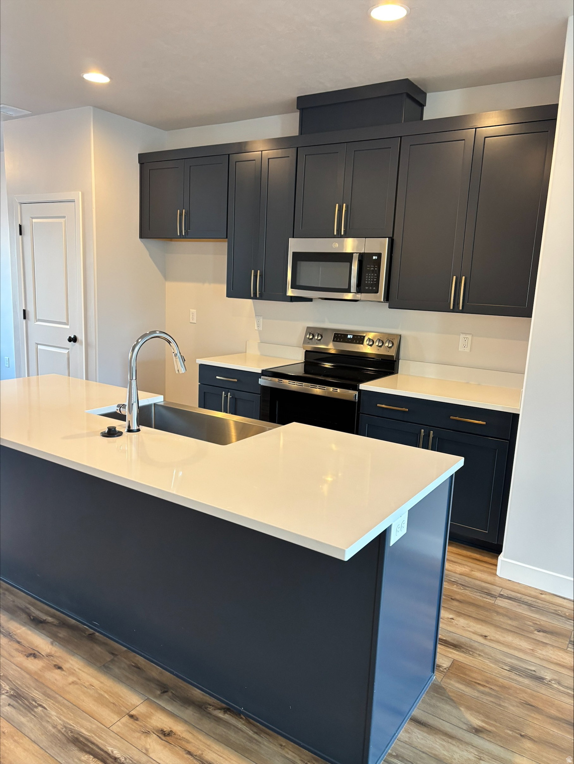 MEADOWBROOK - Residential